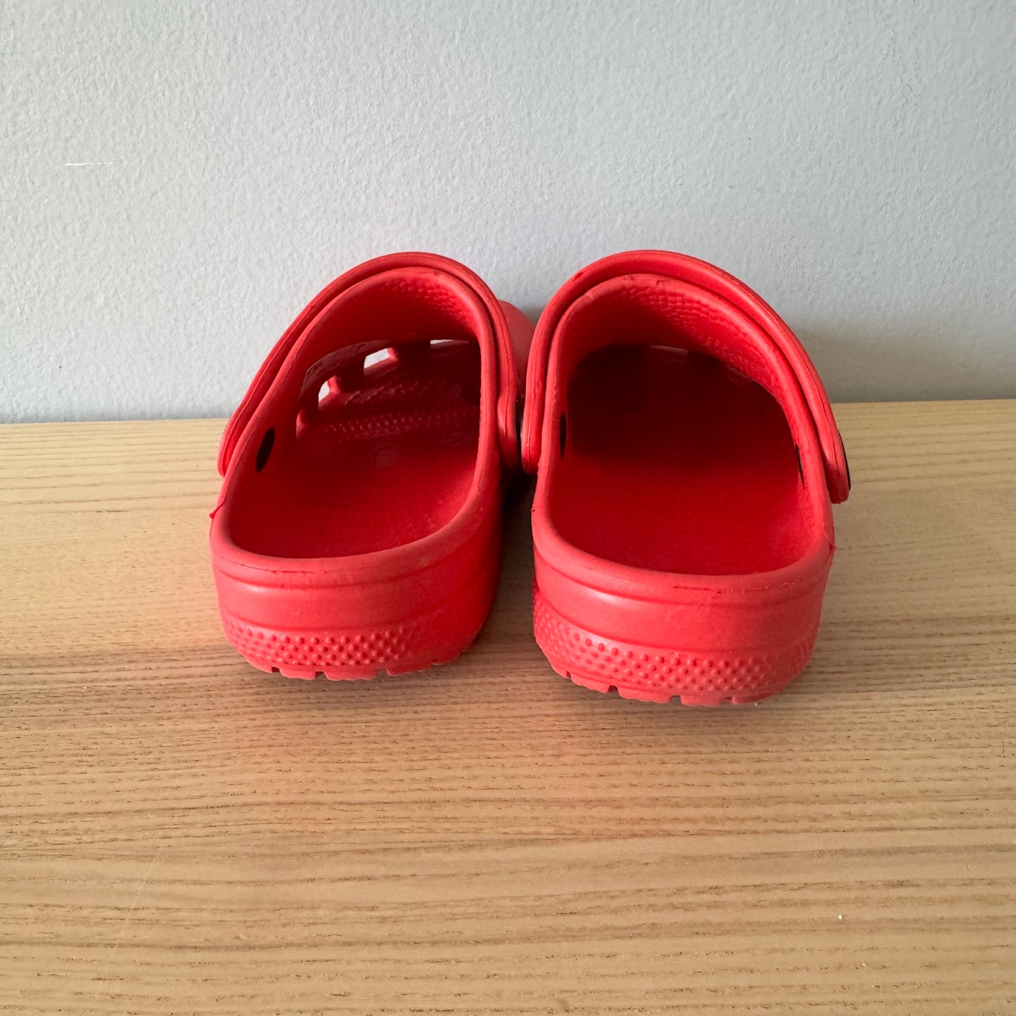 Crocs / Sandals / US11