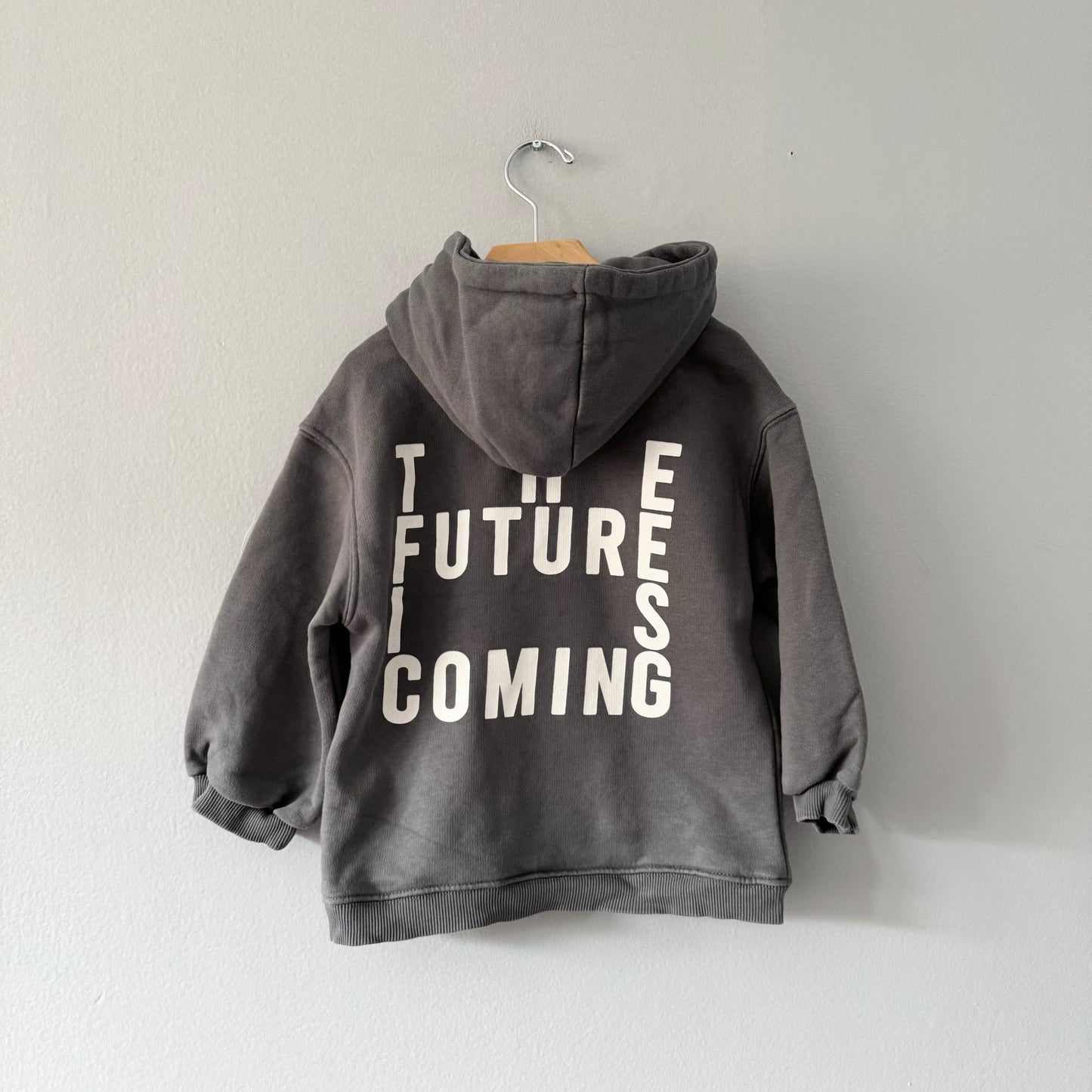 Zara / the future is coming hoodie / 4-5Y