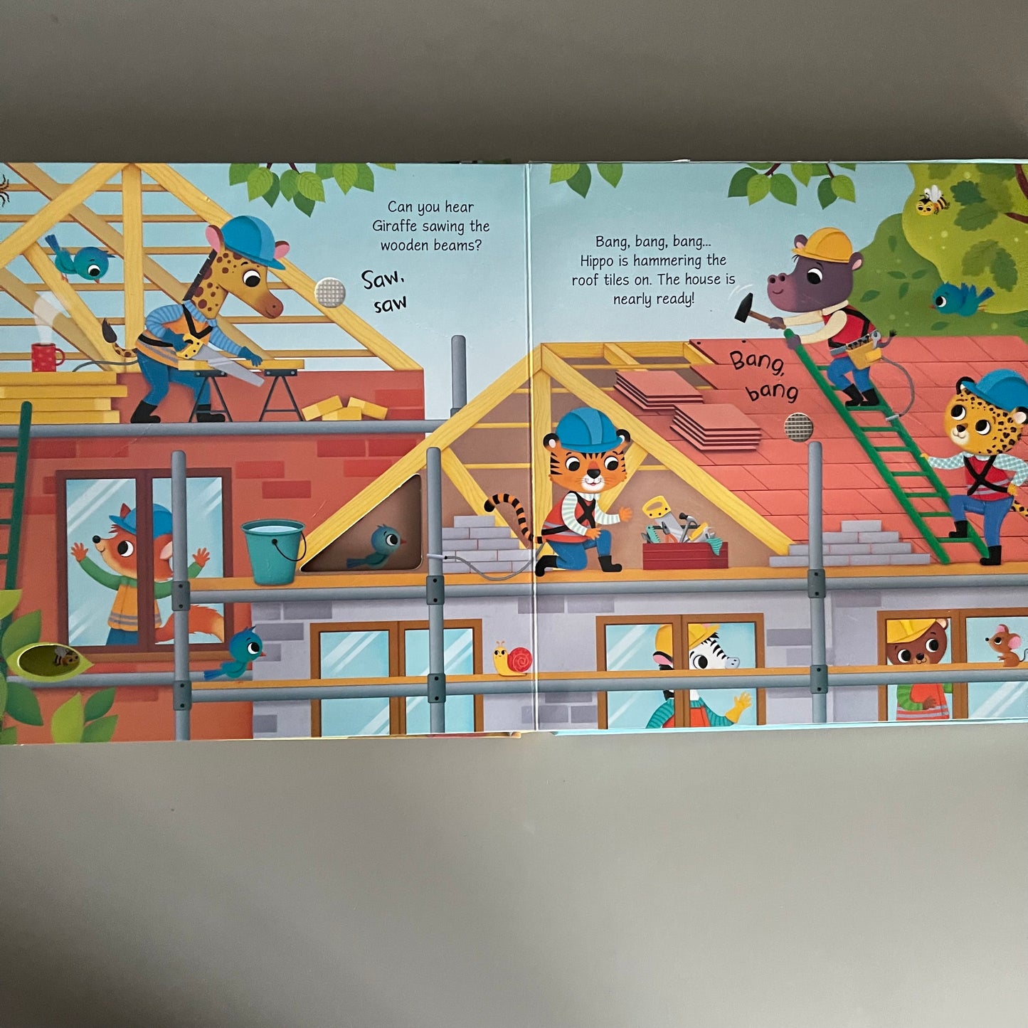 Usborne Sounds Books - Building Site Sounds