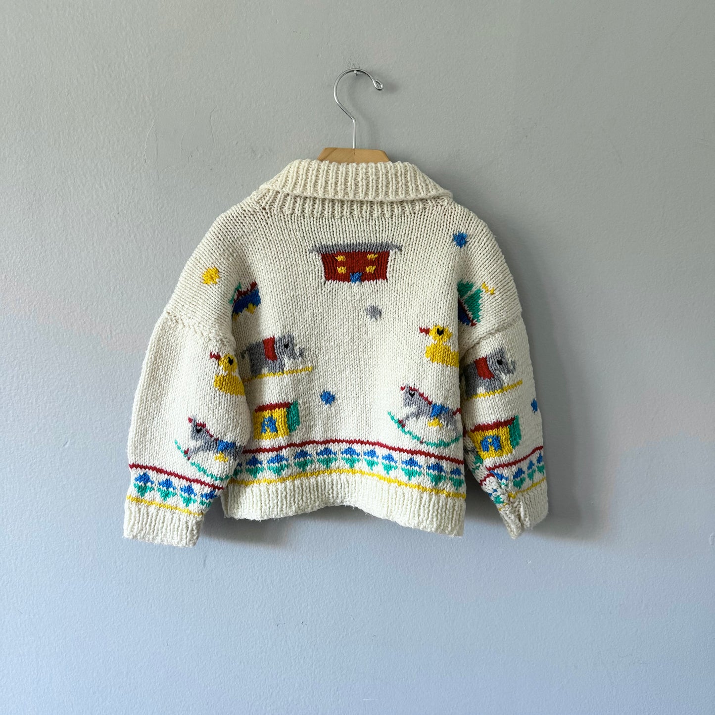 Handmade / White knit cardigan / 3-4Y