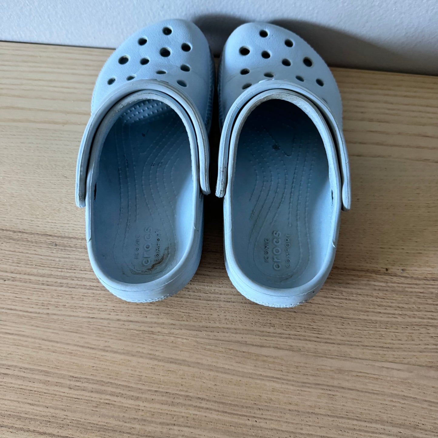 Crocs / Sandals / US12