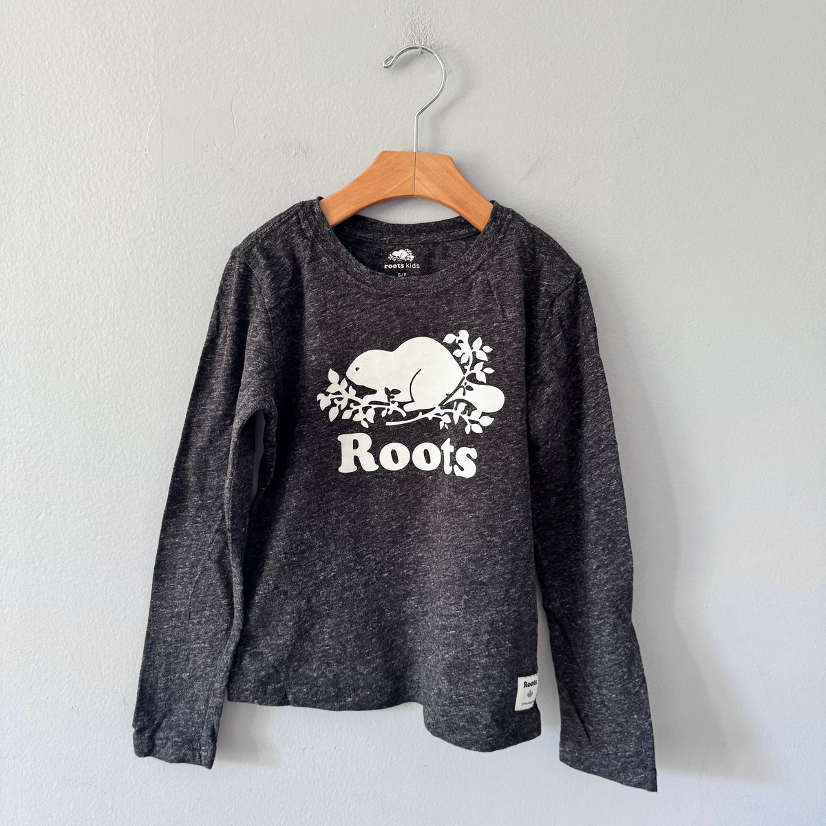 Roots / Charcoal grey long sleeve / 5-6Y