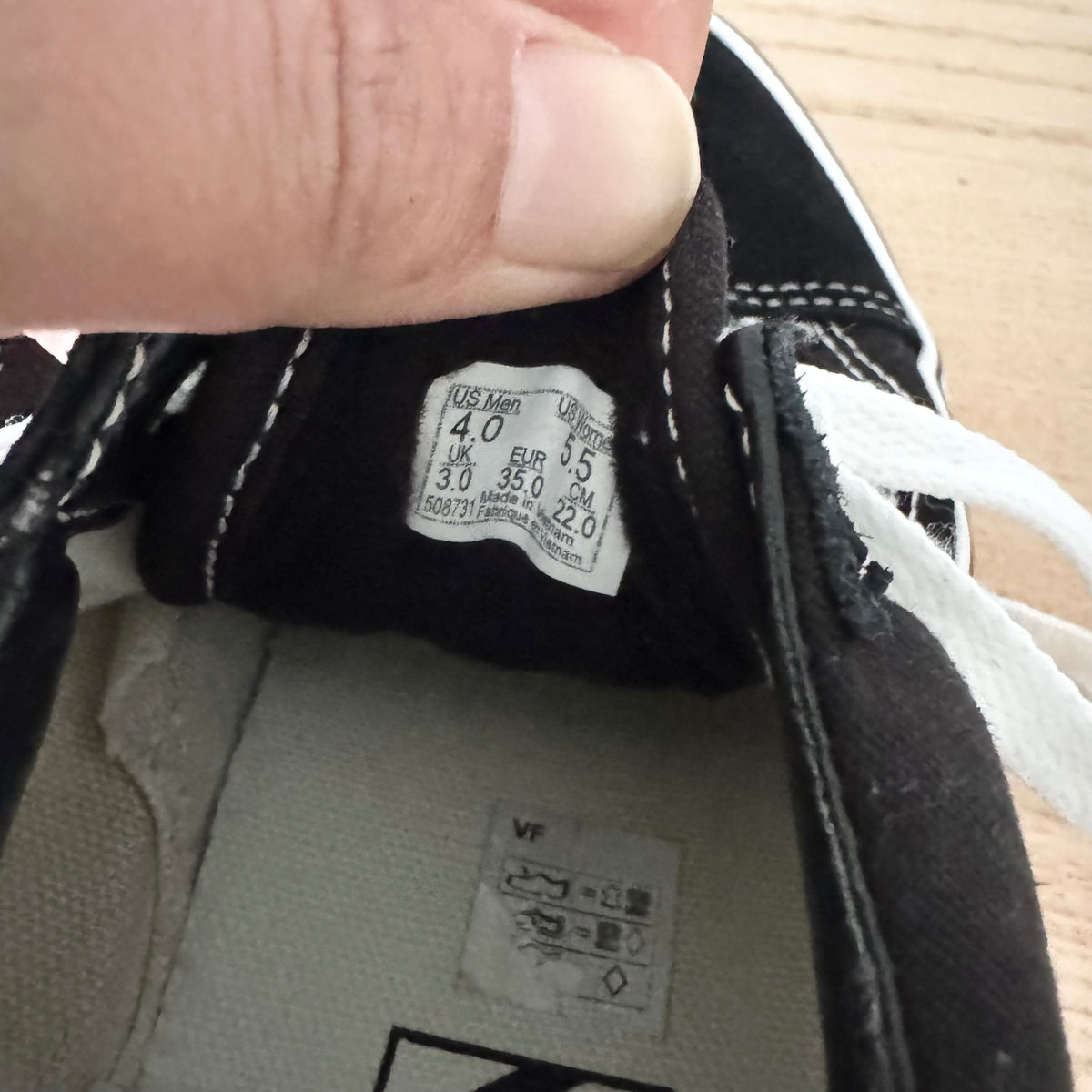Vans / Sneaker / J4