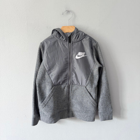 Nike / Grey zip up fleece jacket / 6-7Y