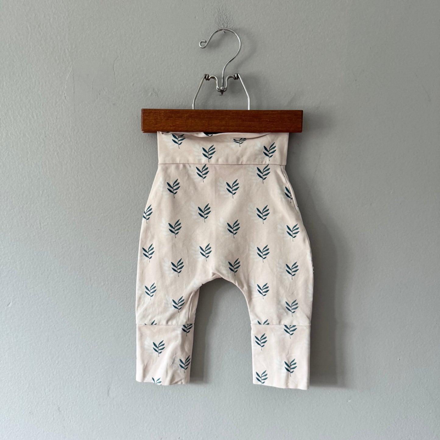 Bajoue / Light pink pants / 0-12M