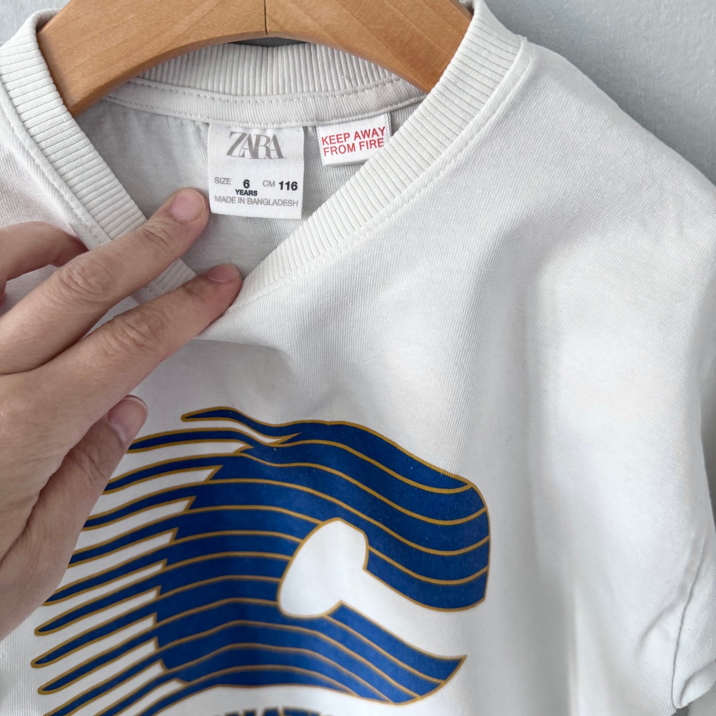 Zara / T-shirt manches longues blanc / 6 ans