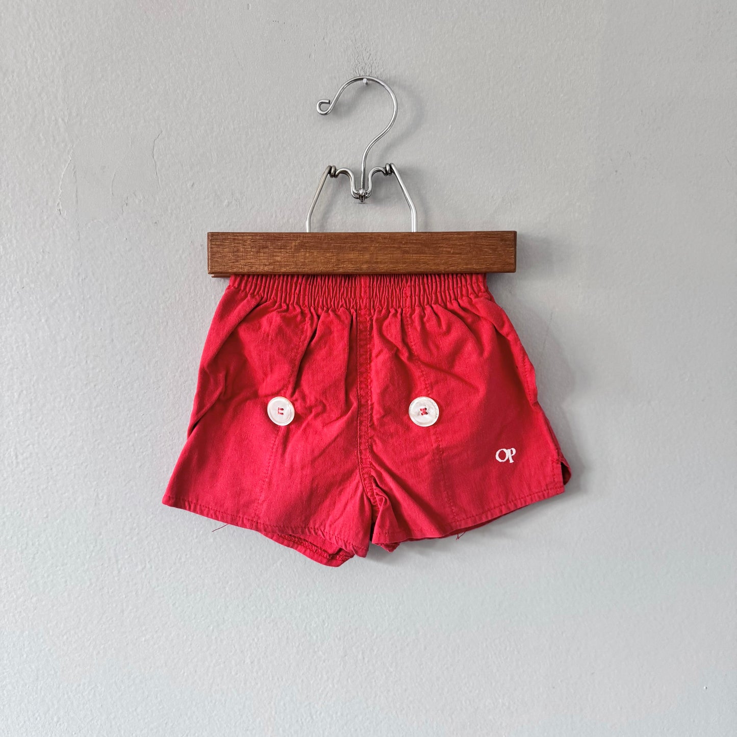 OP vintage / short rouge / 4 ans (convient à 18-24 mois)