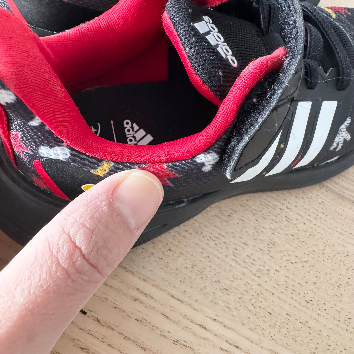 Adidas x Disney / Sneaker / US10