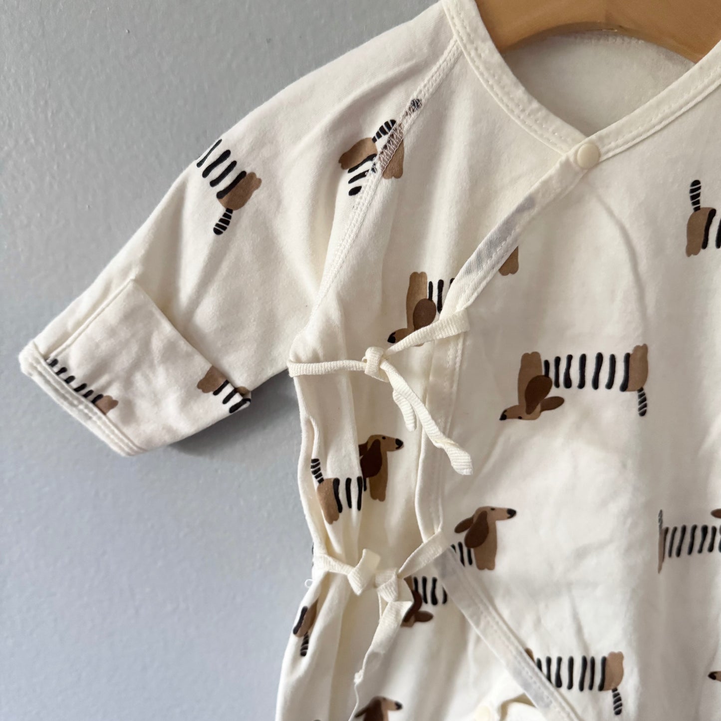 No brand / White x dog romper / 3M