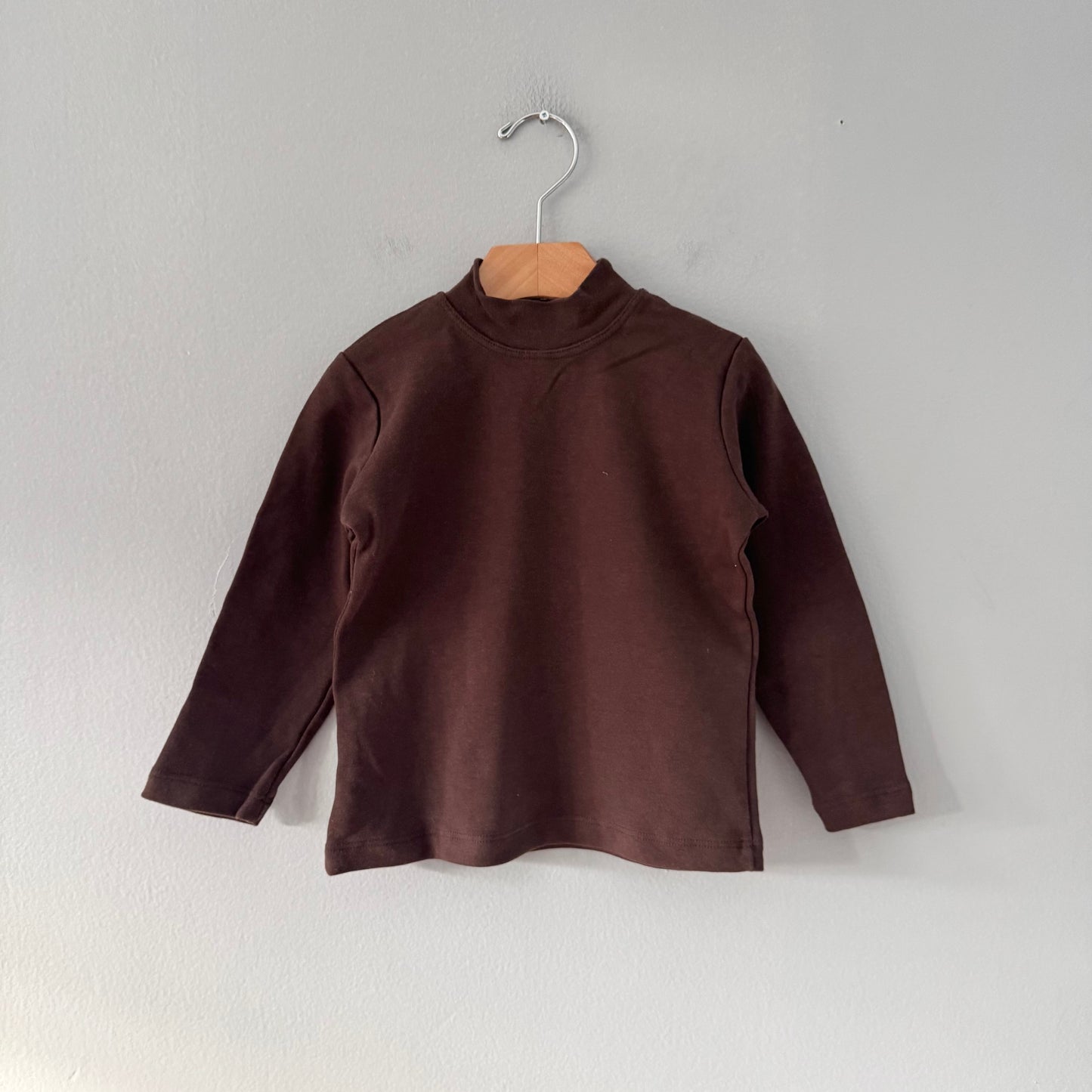 Lovetti / Brown turtle neck long sleeve / 4T
