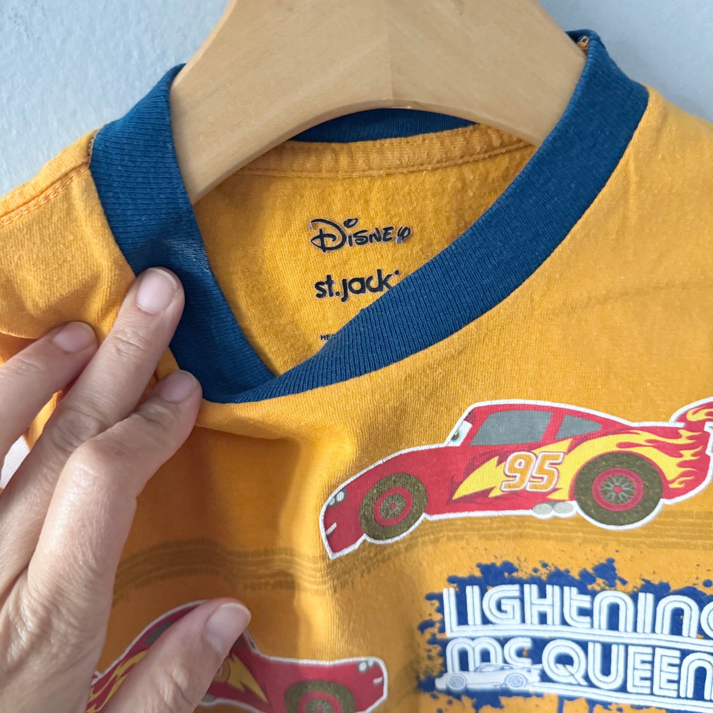 Disney / Cars Lightning Mcqueen T-shirt / 4T