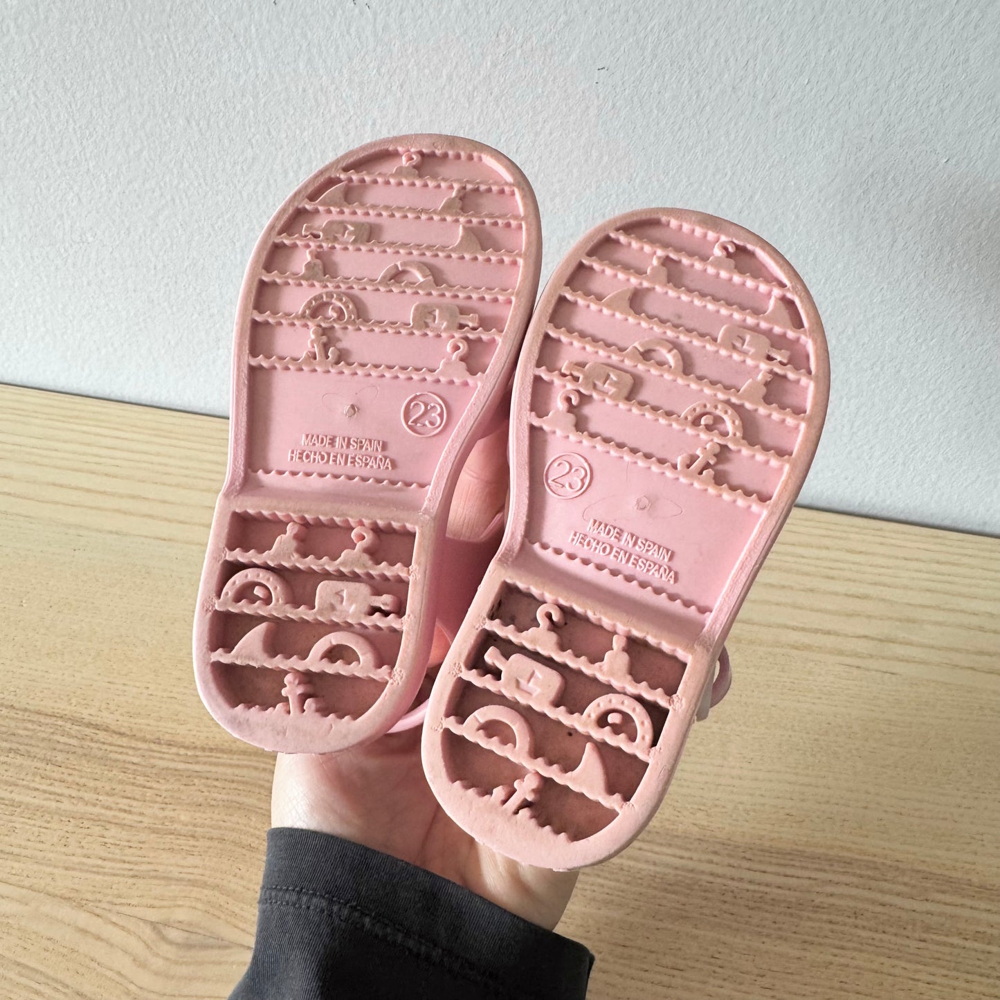 Tiny Cottons / Pink Sandals / 23(US7) - 2 Available