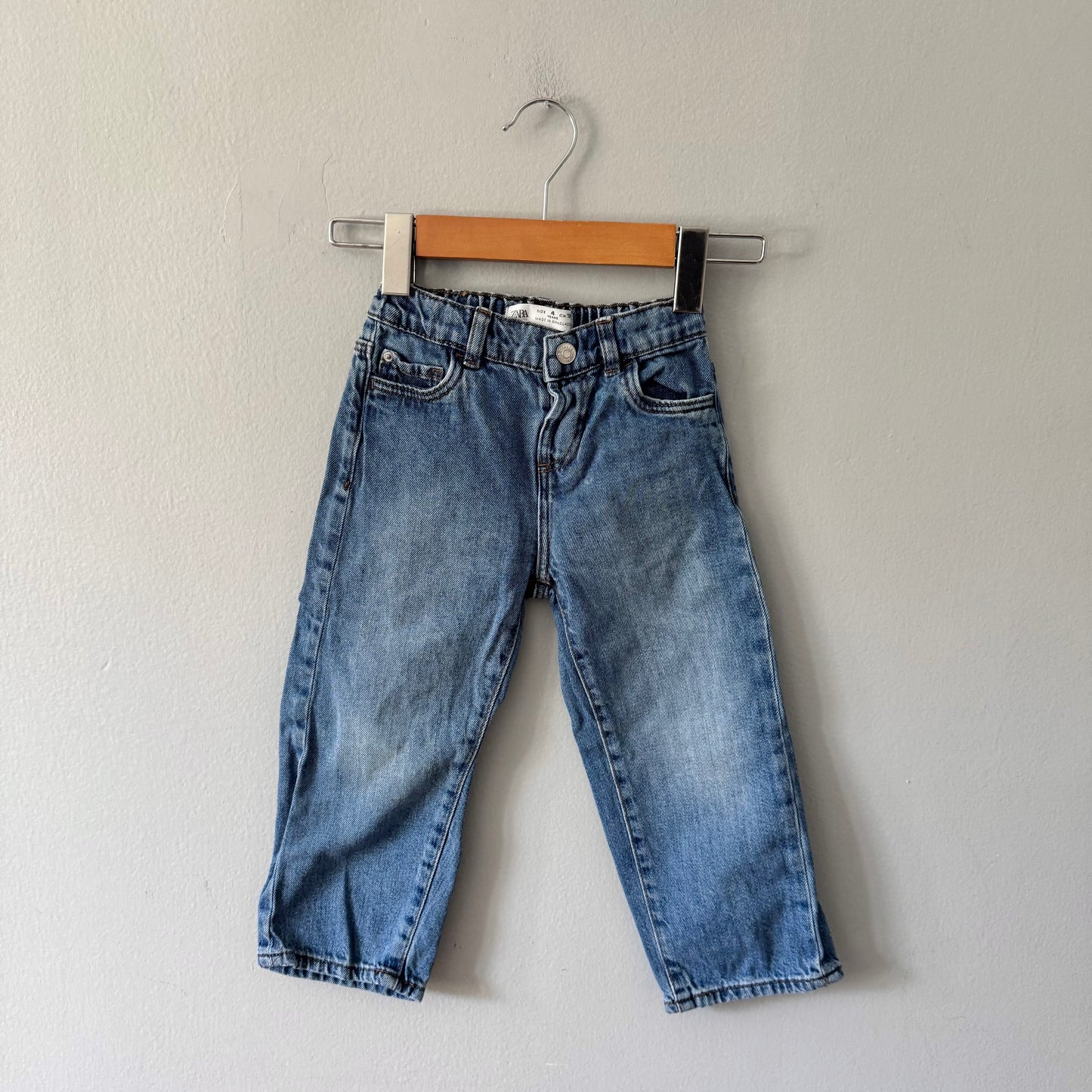 Zara / Straight denim / 4Y