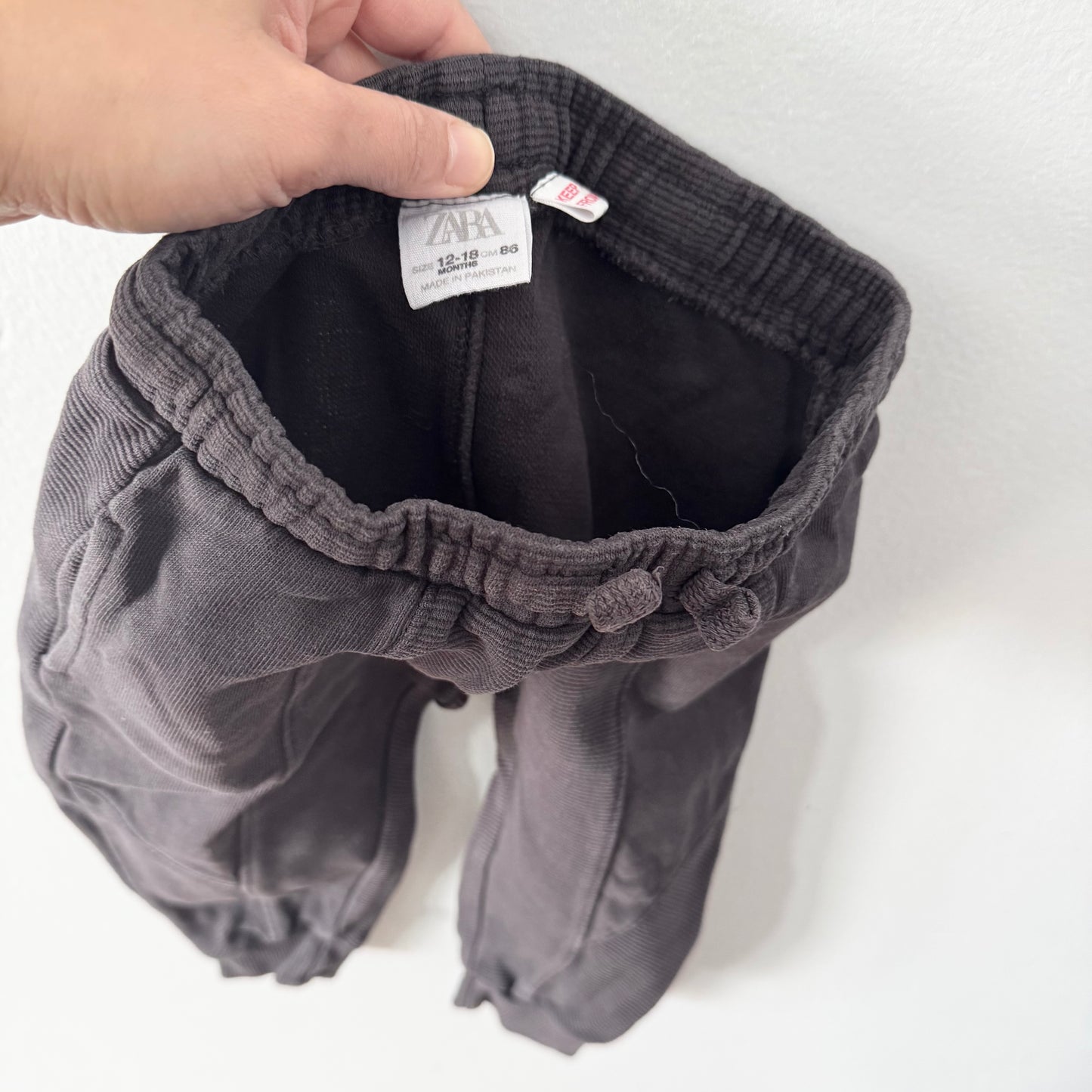 Zara / Pantalon de jogging noir / 12-18M