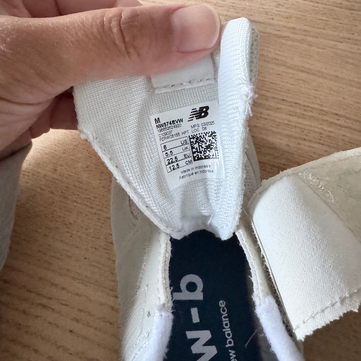 New Balace / 574 / US6 - Brand new