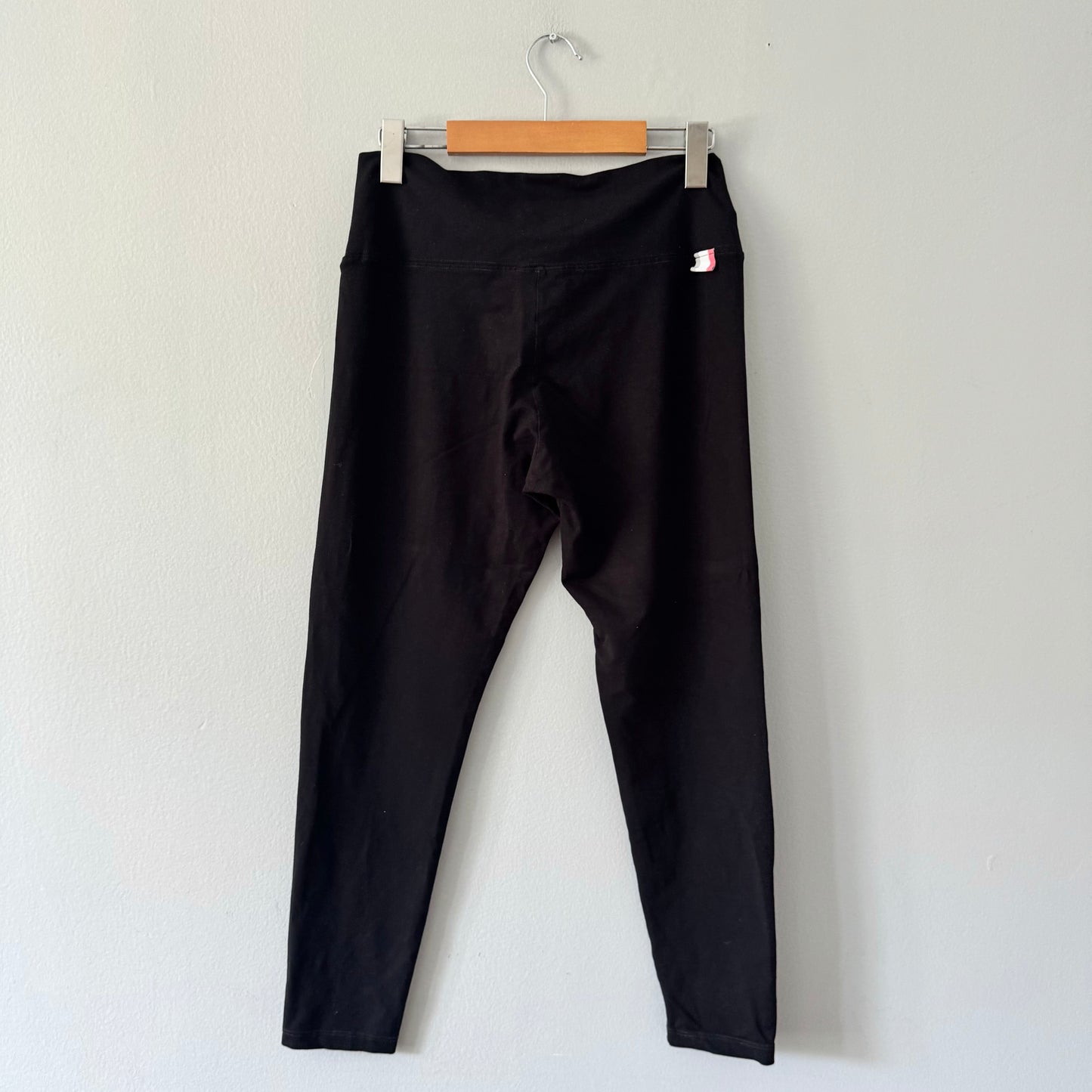 Province of Canada / Black leggings / L