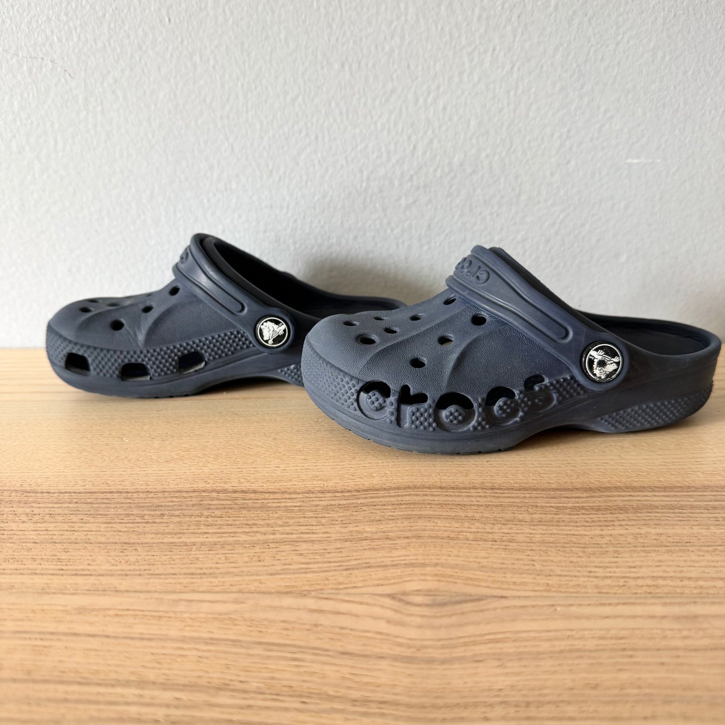 Crocs / Sandals / US9