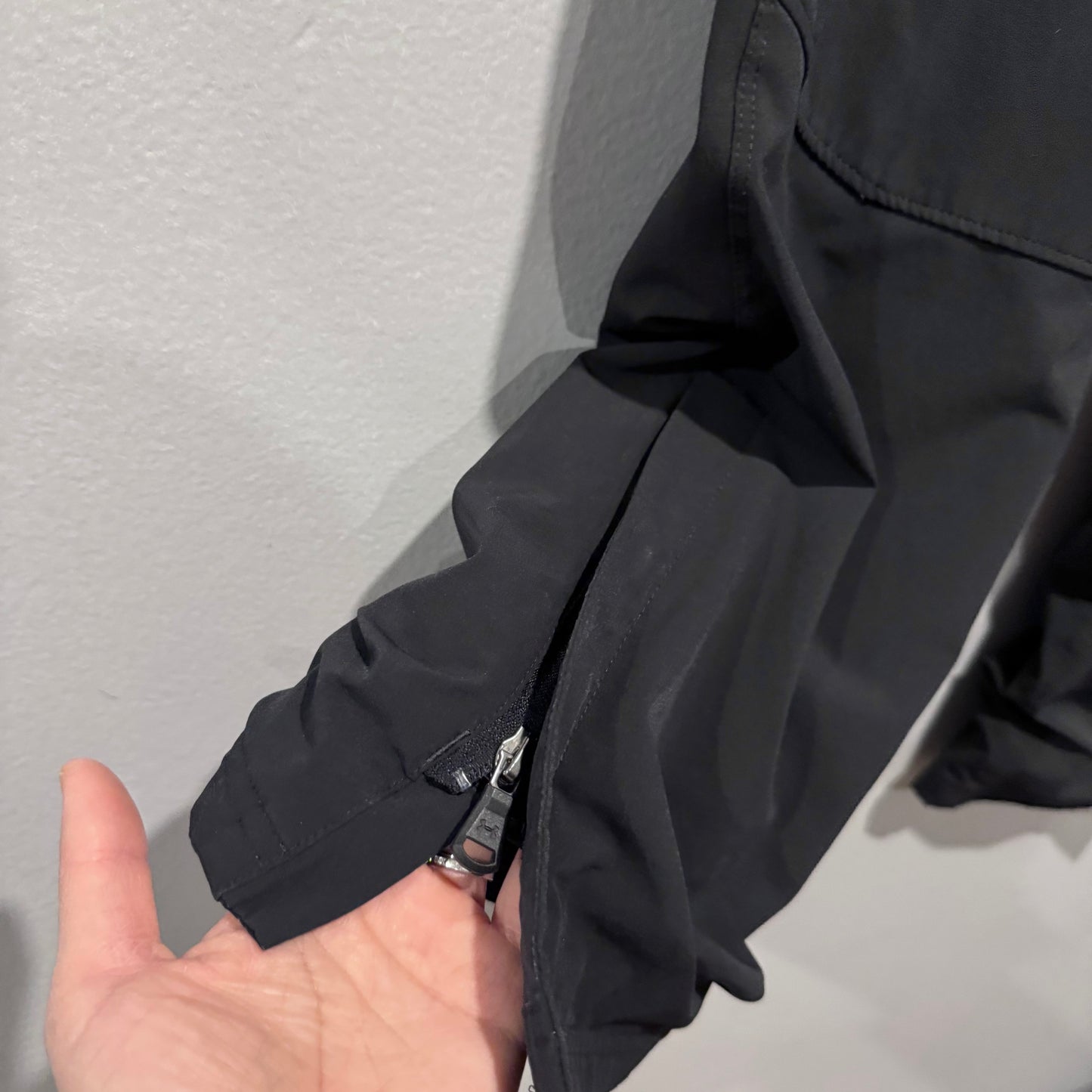 Under Armour / Mesh lined active pants / 9-10Y(Youth M)