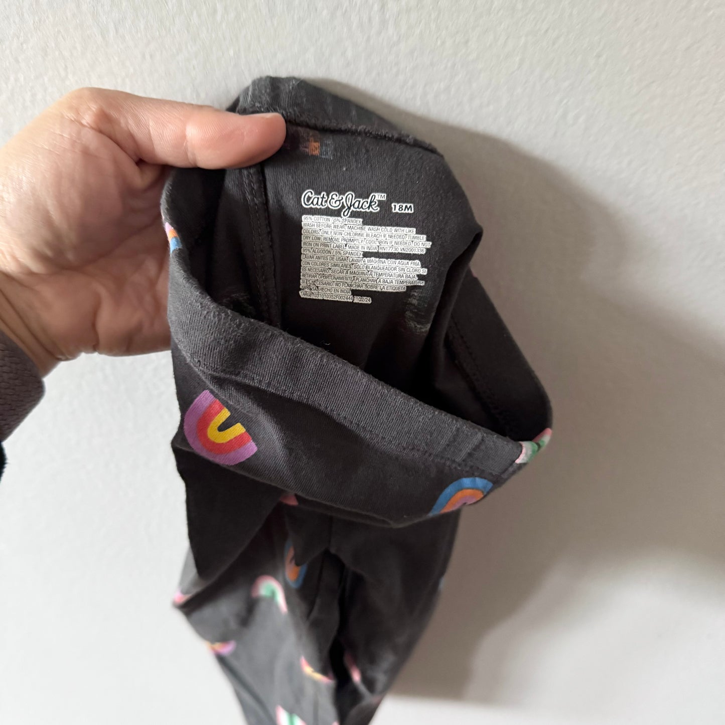 Cat & Jack / Dark grey x rainbow leggings / 18M