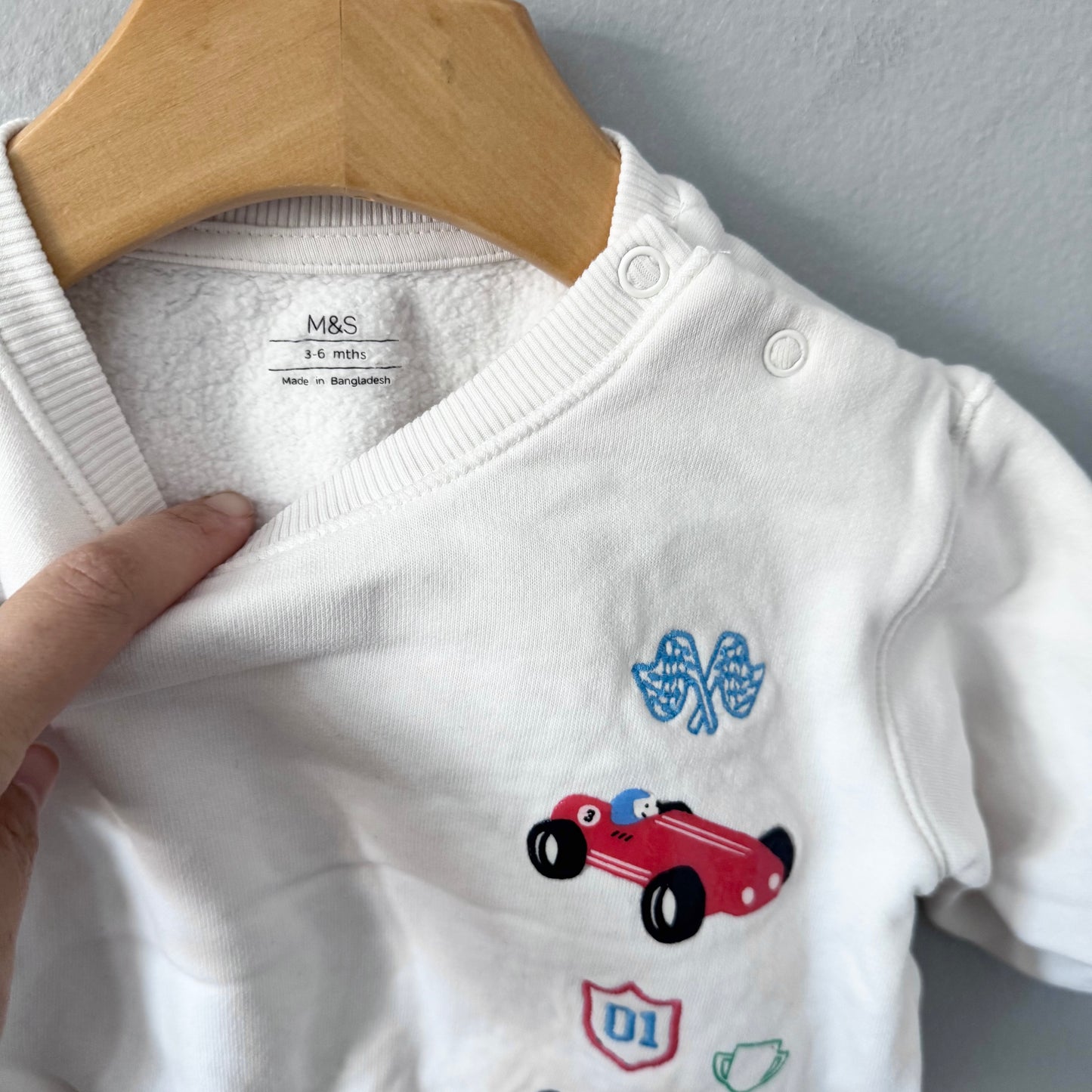 M&S / White oversized sweatshirt / 3-6M