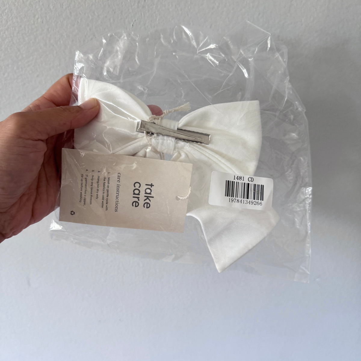 Kyte / Ribbon hair clip - white