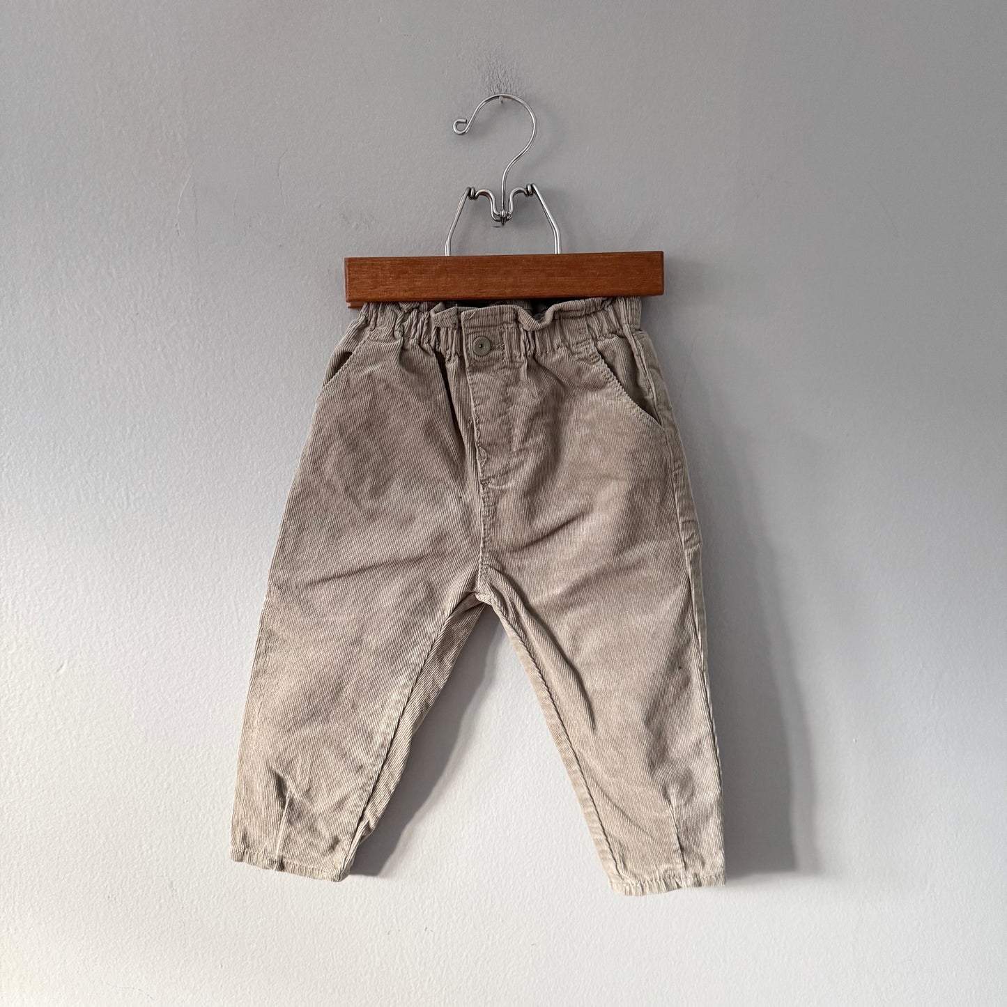 Zara / Light khaki corduroy paper bag pants / 18-24M