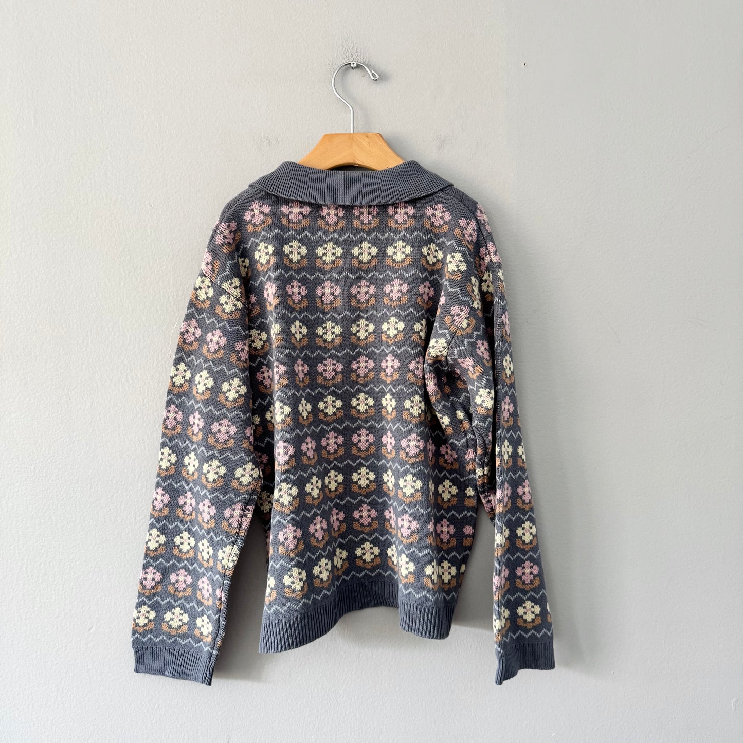 H&M / Pull en maille fleuri avec col / 8-10 ans - Neuf avec étiquette