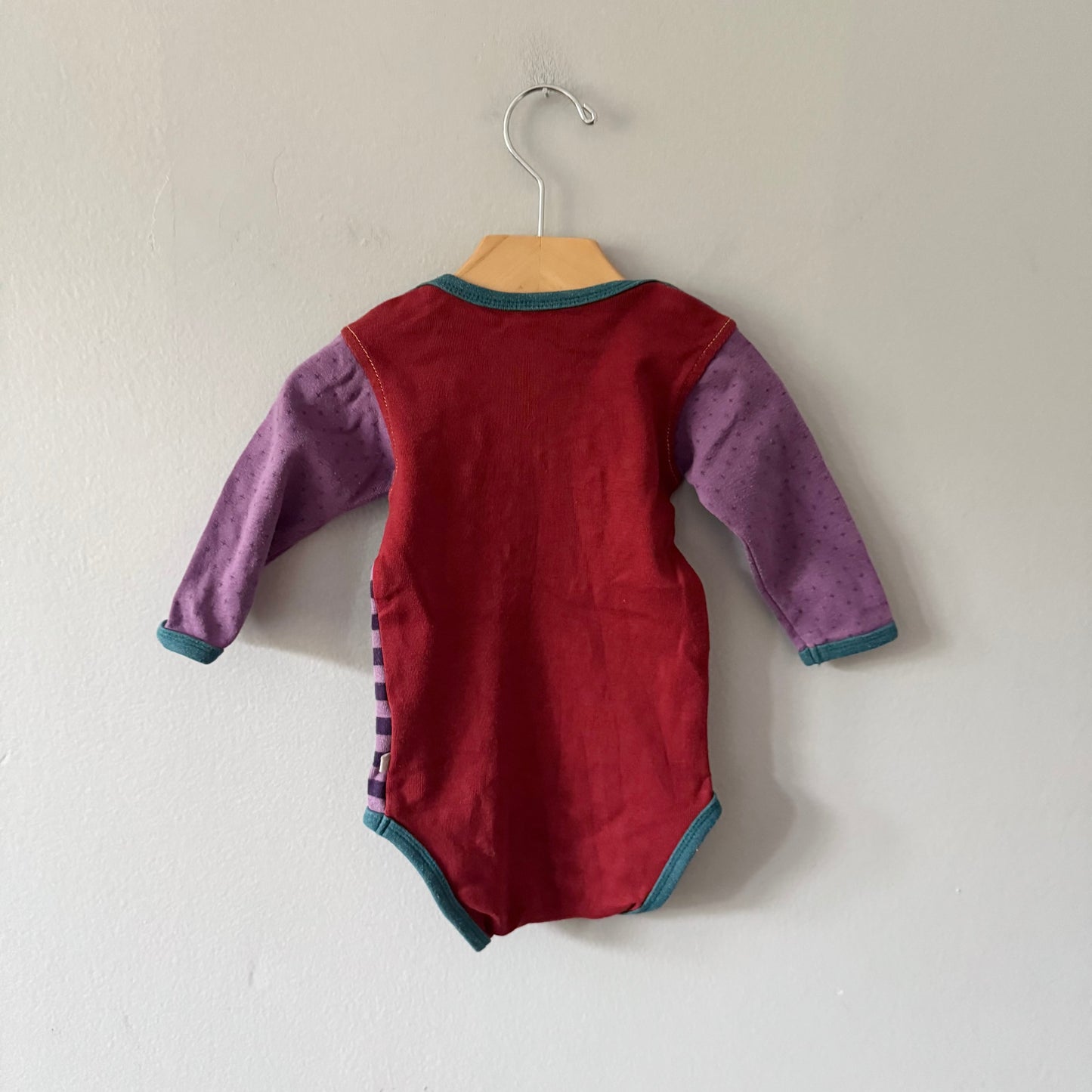 Unknown brand / Purple owl long sleeve onesie / 6M