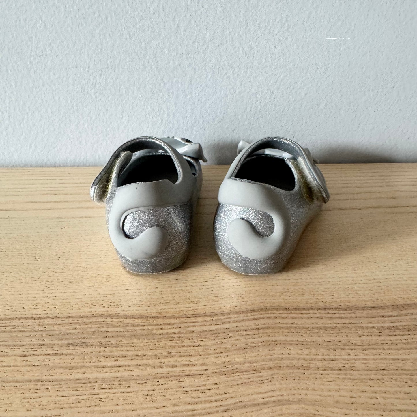Mini Melissa / Chaussures gelées chat argenté / US6