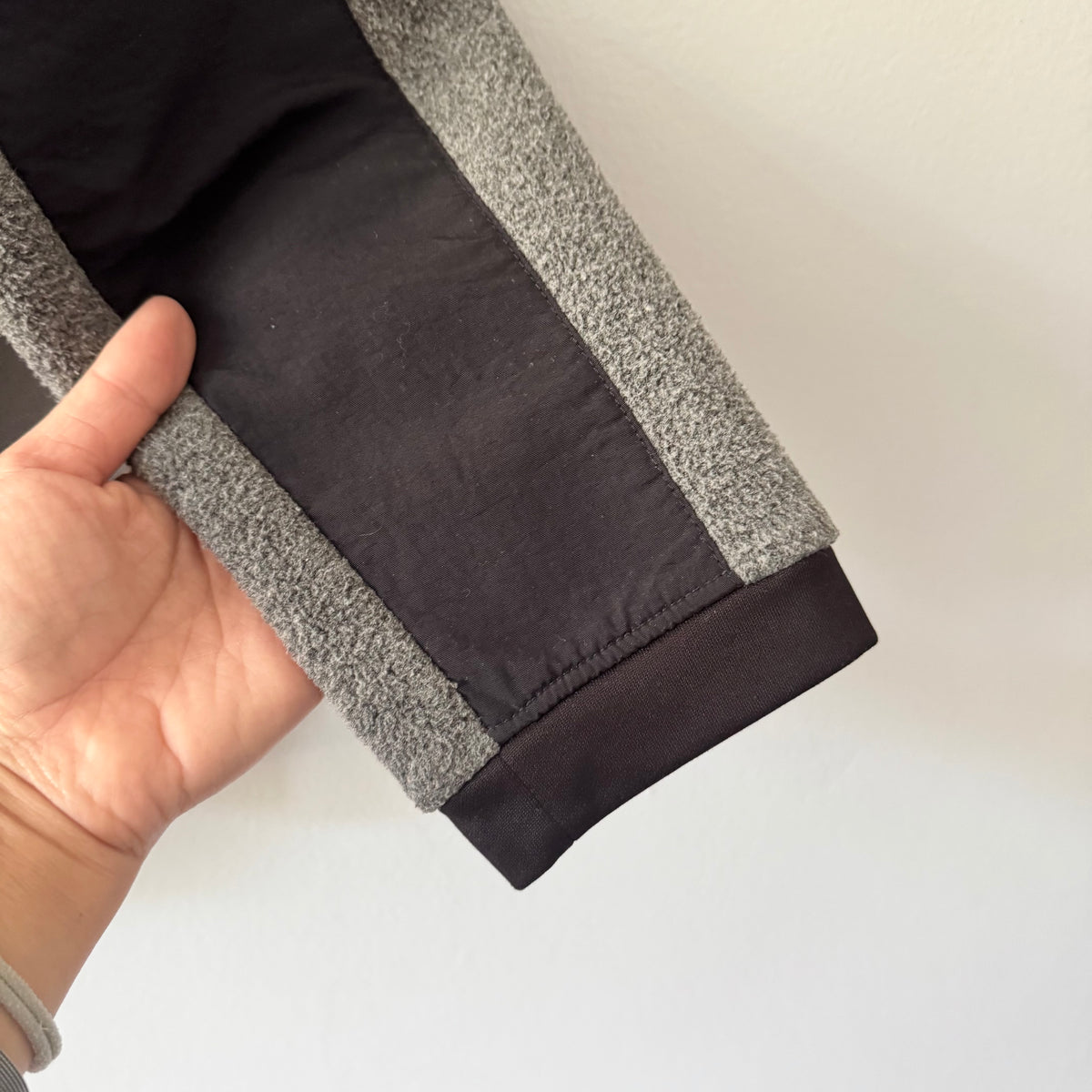 The North Face / Black x grey fleece zip up / 14-16Y