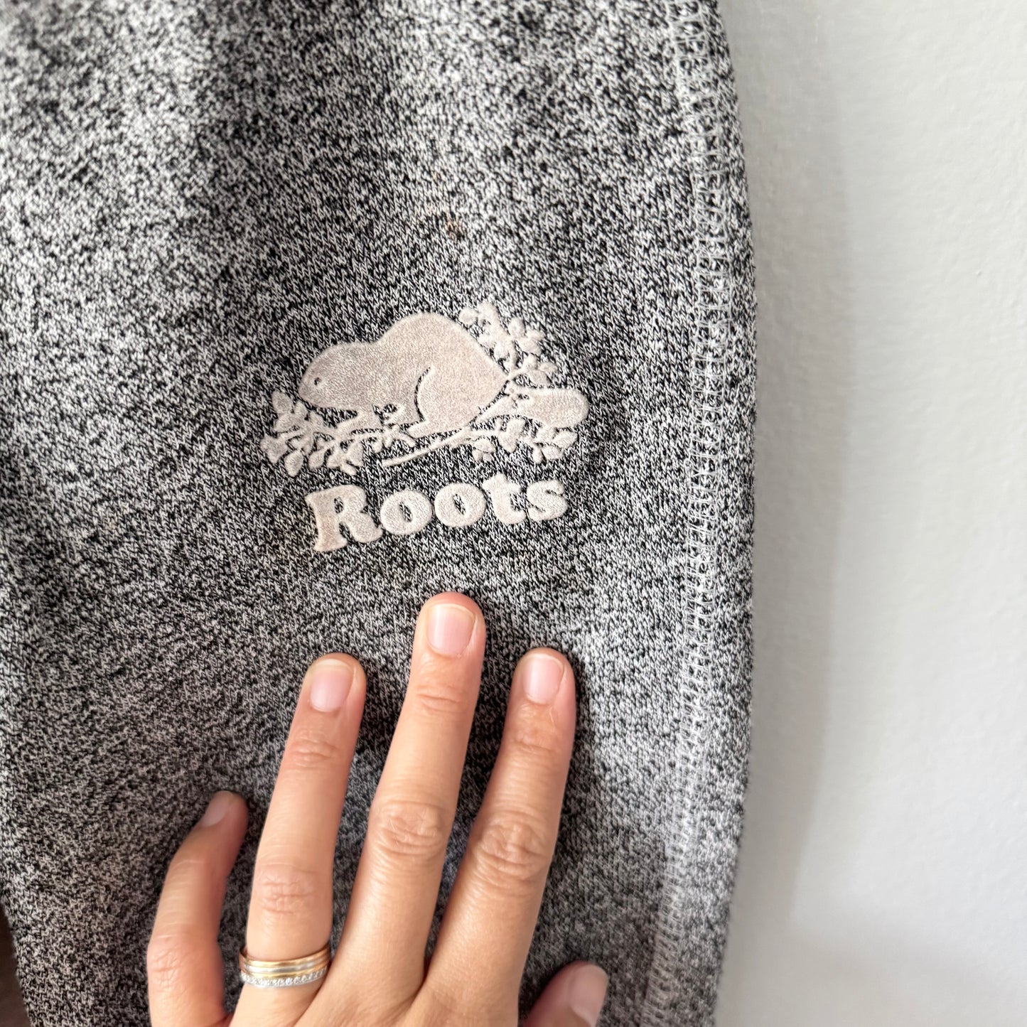 Roots / Black salt and pepper sweatpants / 3T