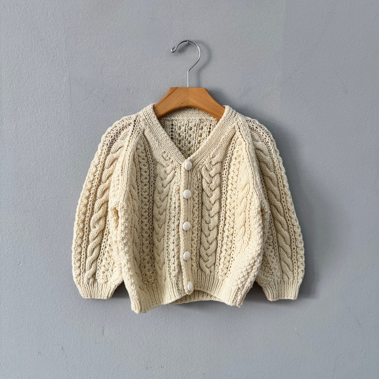 Handmade / White cable knit cardigan / 3Y