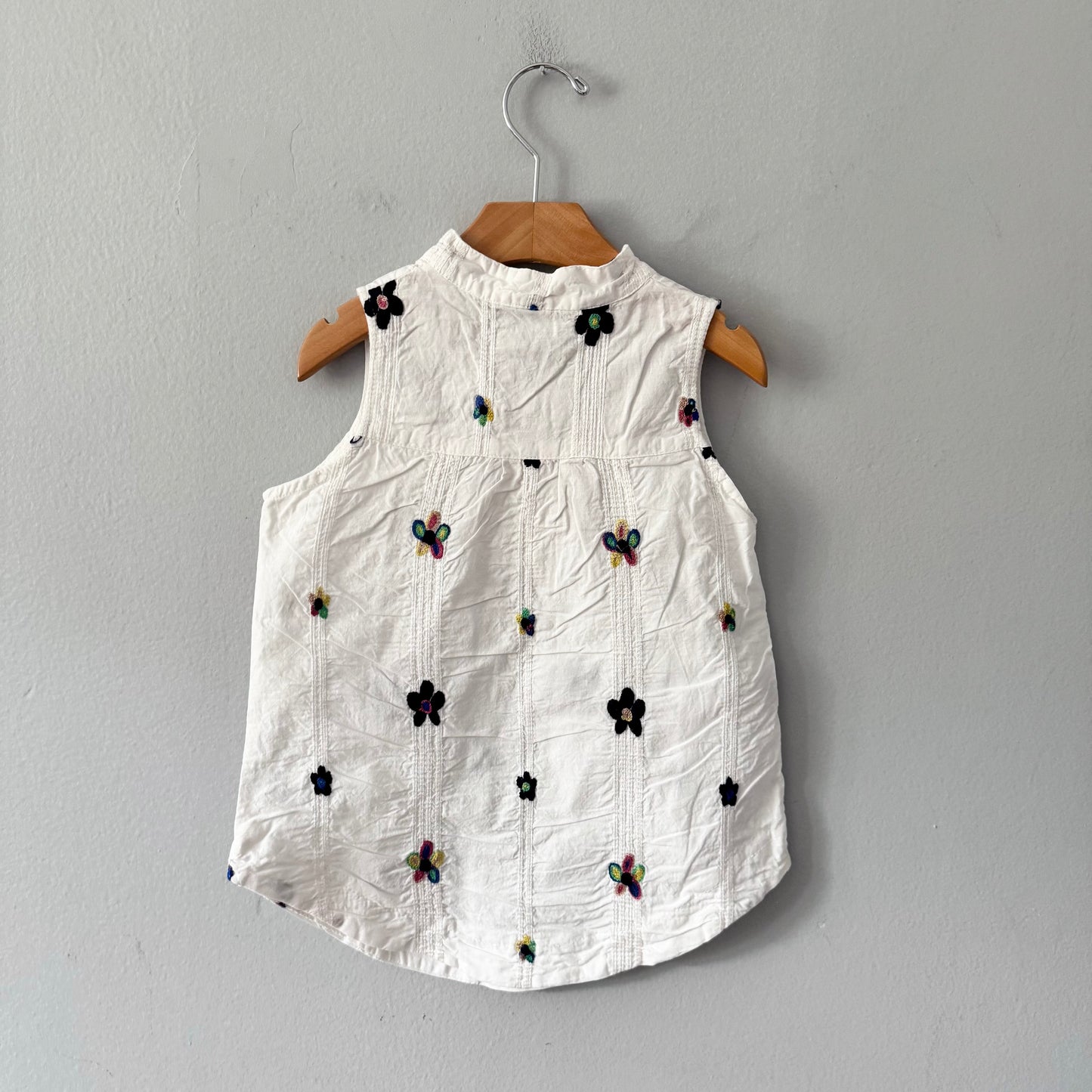 No brand / White x floral blouse / 6-7Y