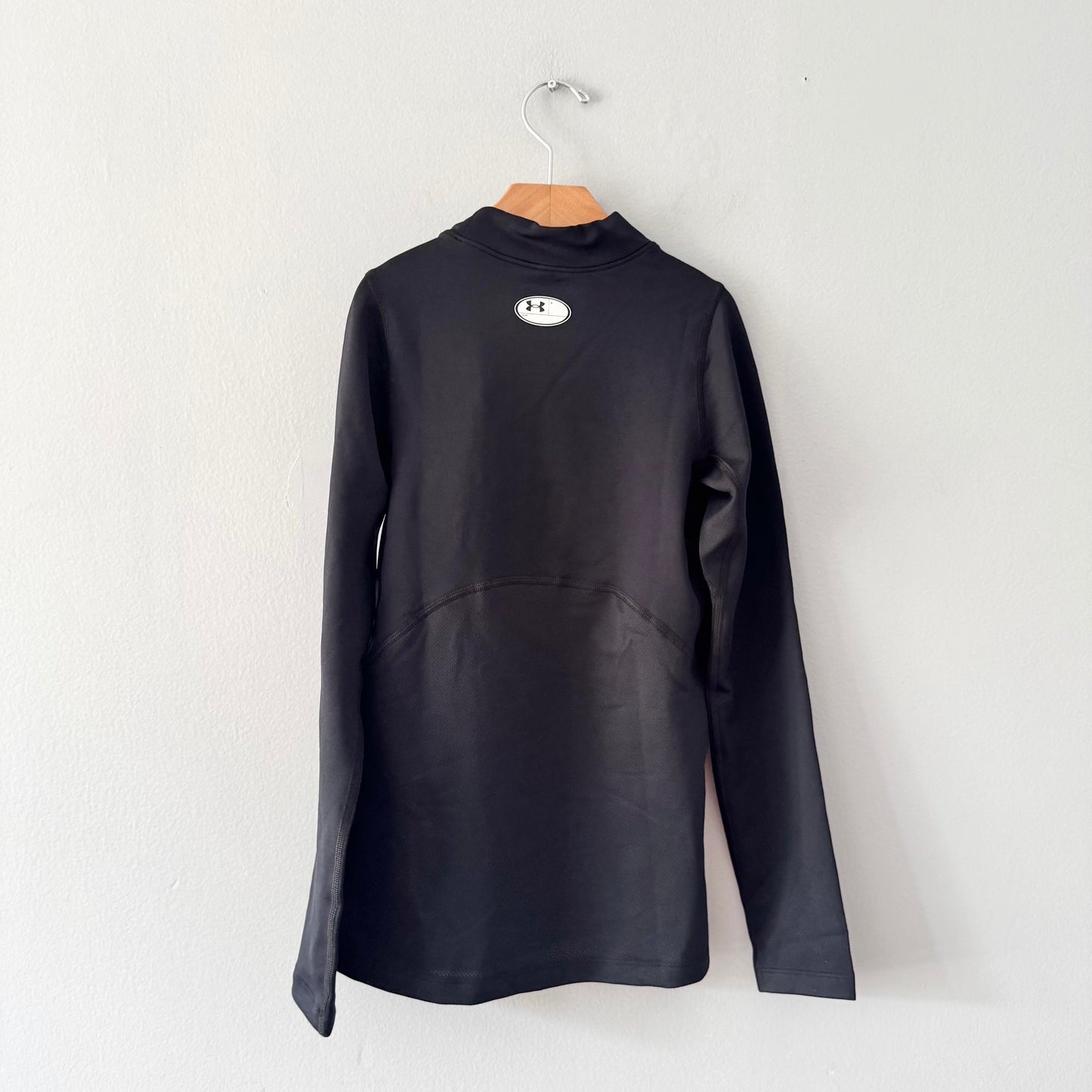 Under Armour / Black cold gear top / Youth M(9Y) - New with tag