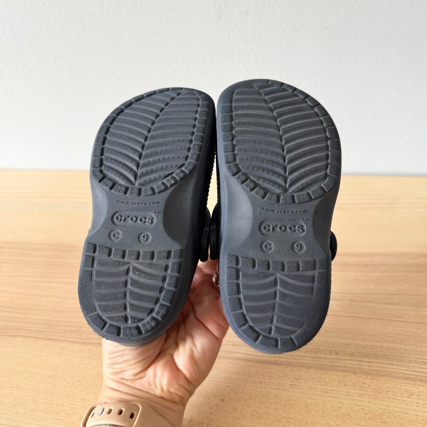 Crocs / Sandals / US9