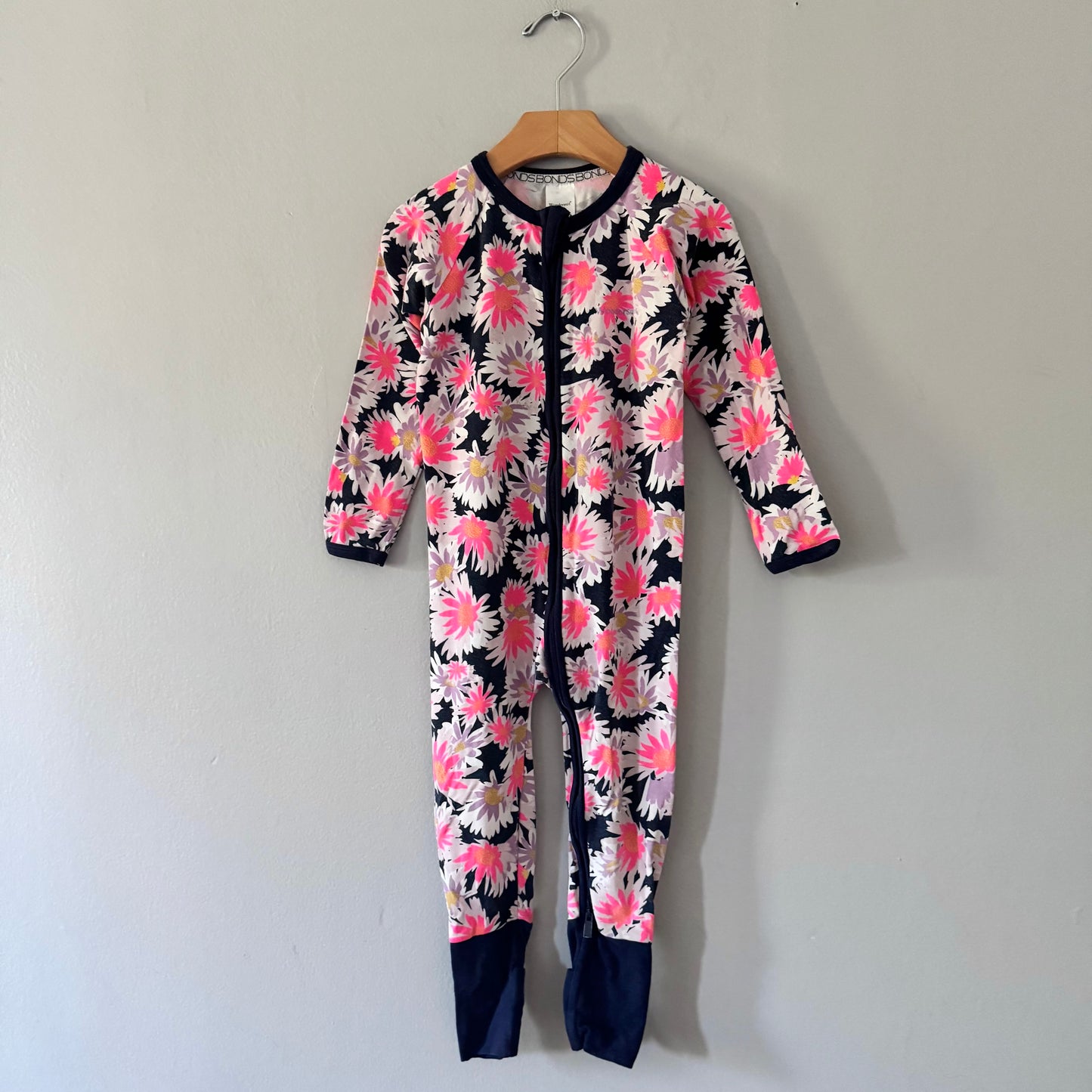 Bonds / Navy x pink flower roper / 18-24M