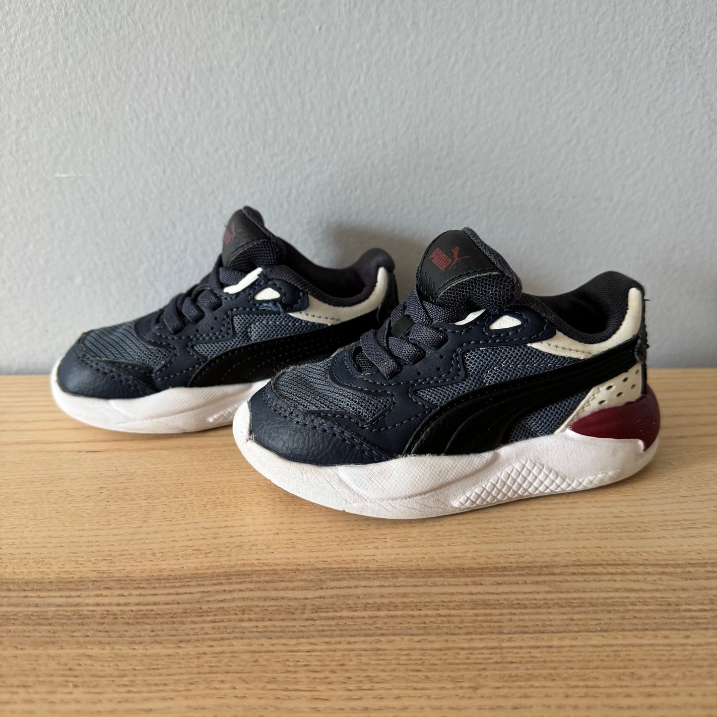 Puma / Sneakers / US6