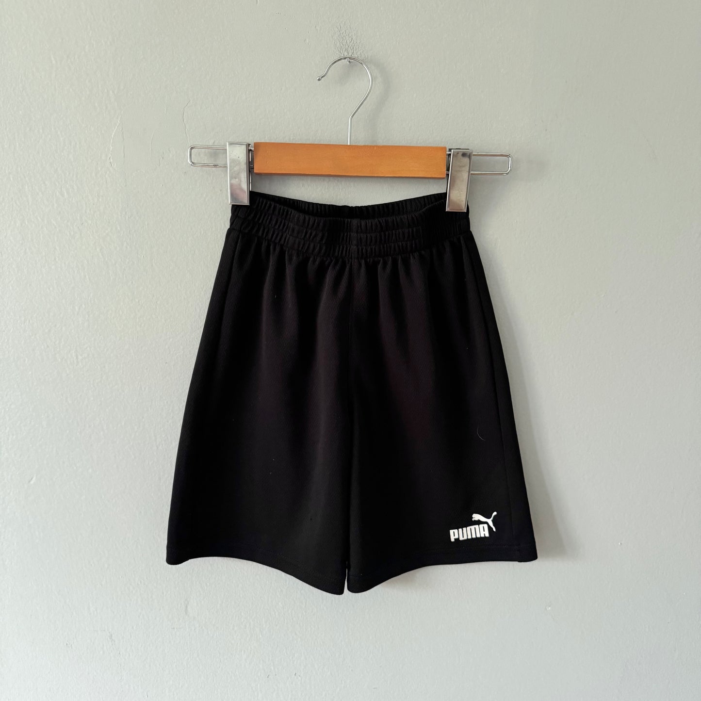 Puma / Black mesh shorts / 7Y