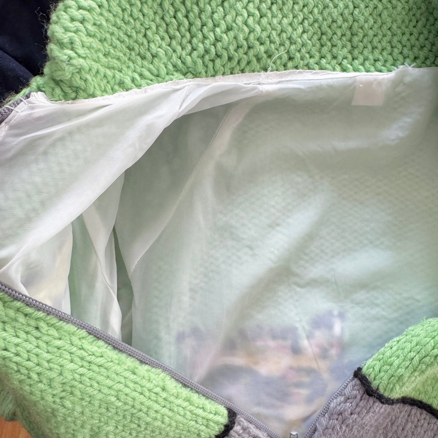 Handmade / Light green knit zip up jacket / 6-7Y