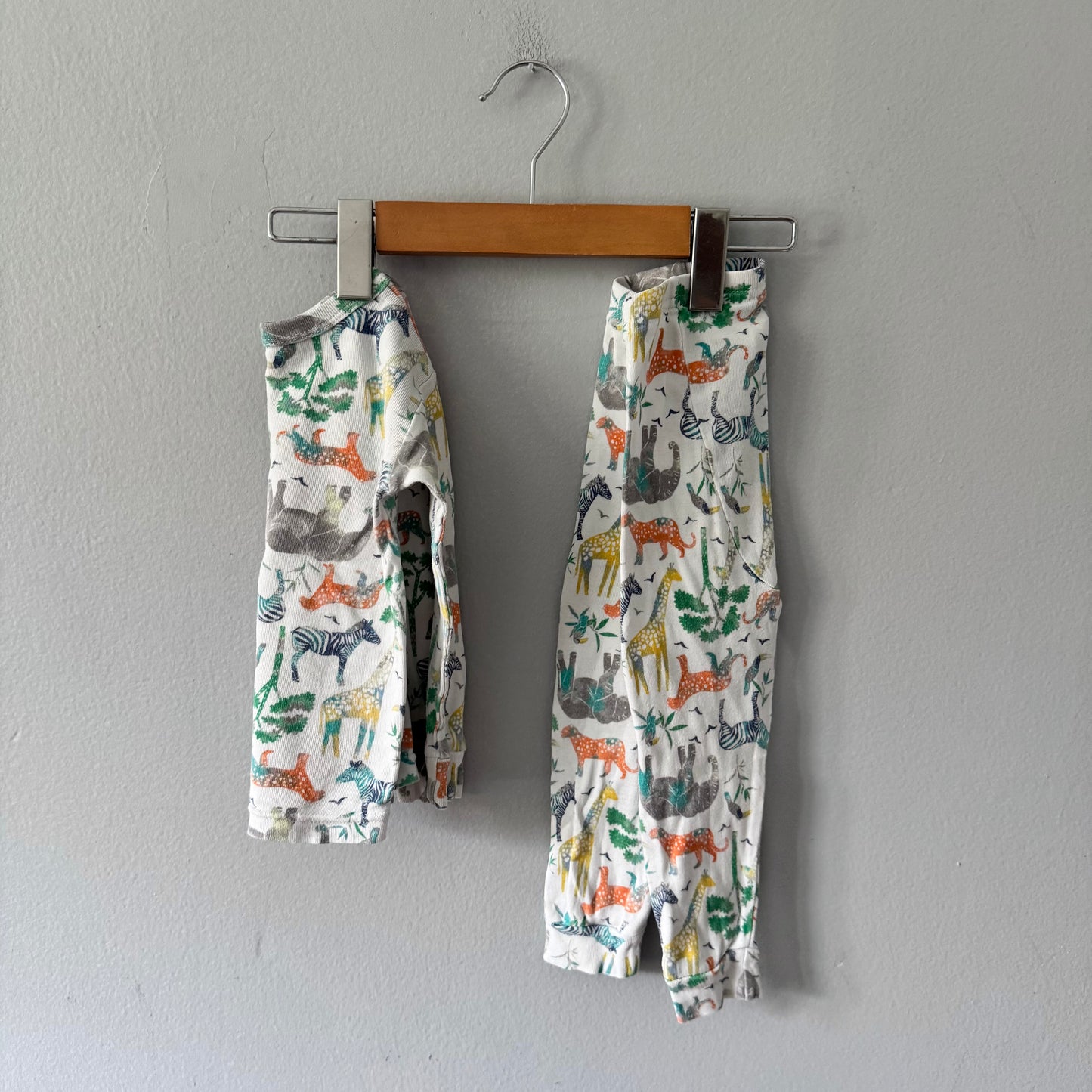Gap / White x safari pajama set / 18-24M