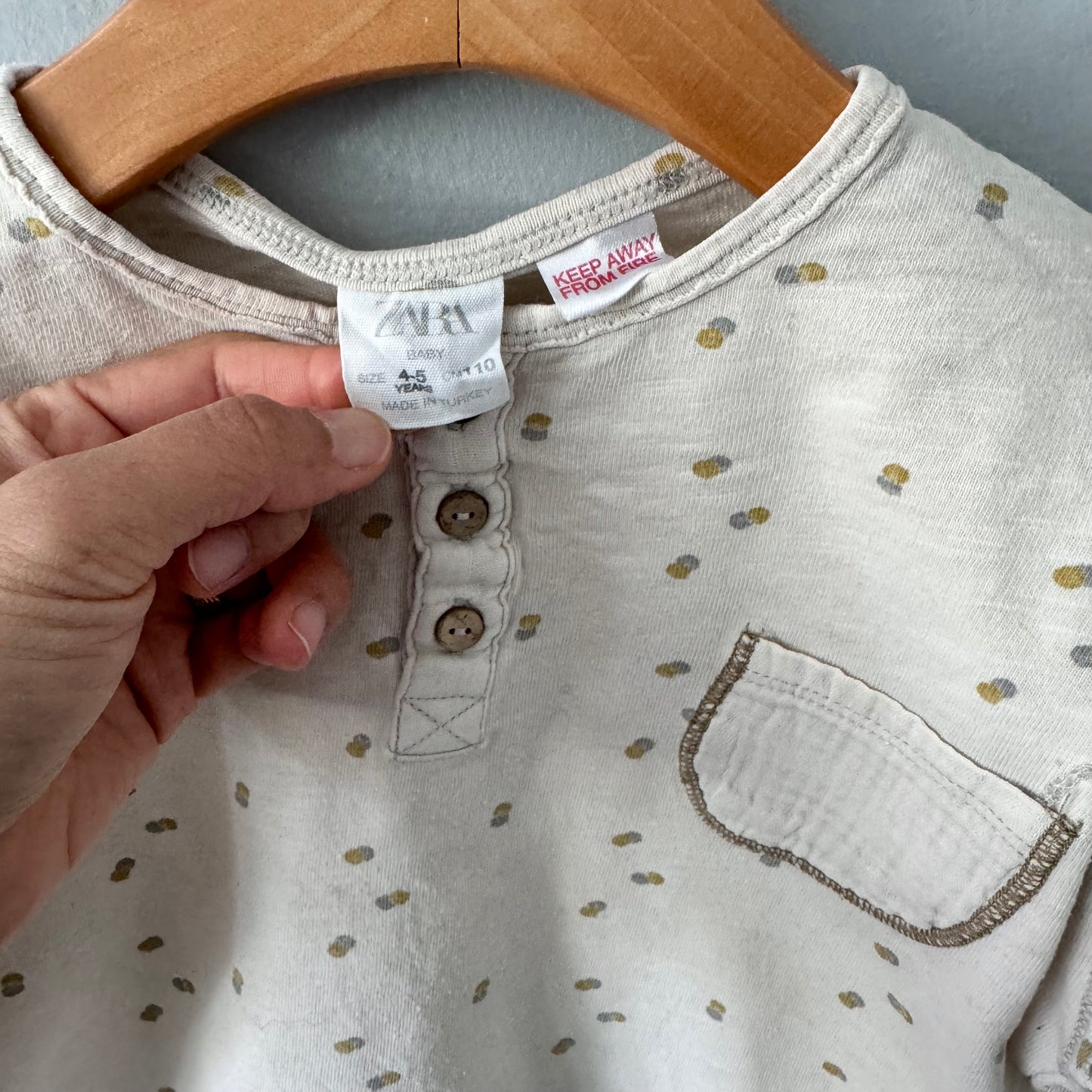 Zara / Off white long sleeve top / 4-5Y
