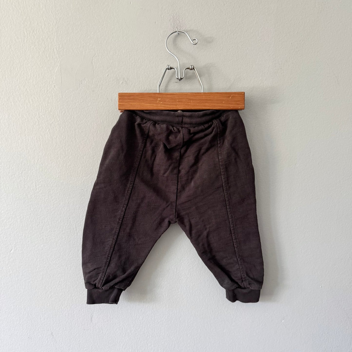 Zara / Black sweatpants / 9-12M