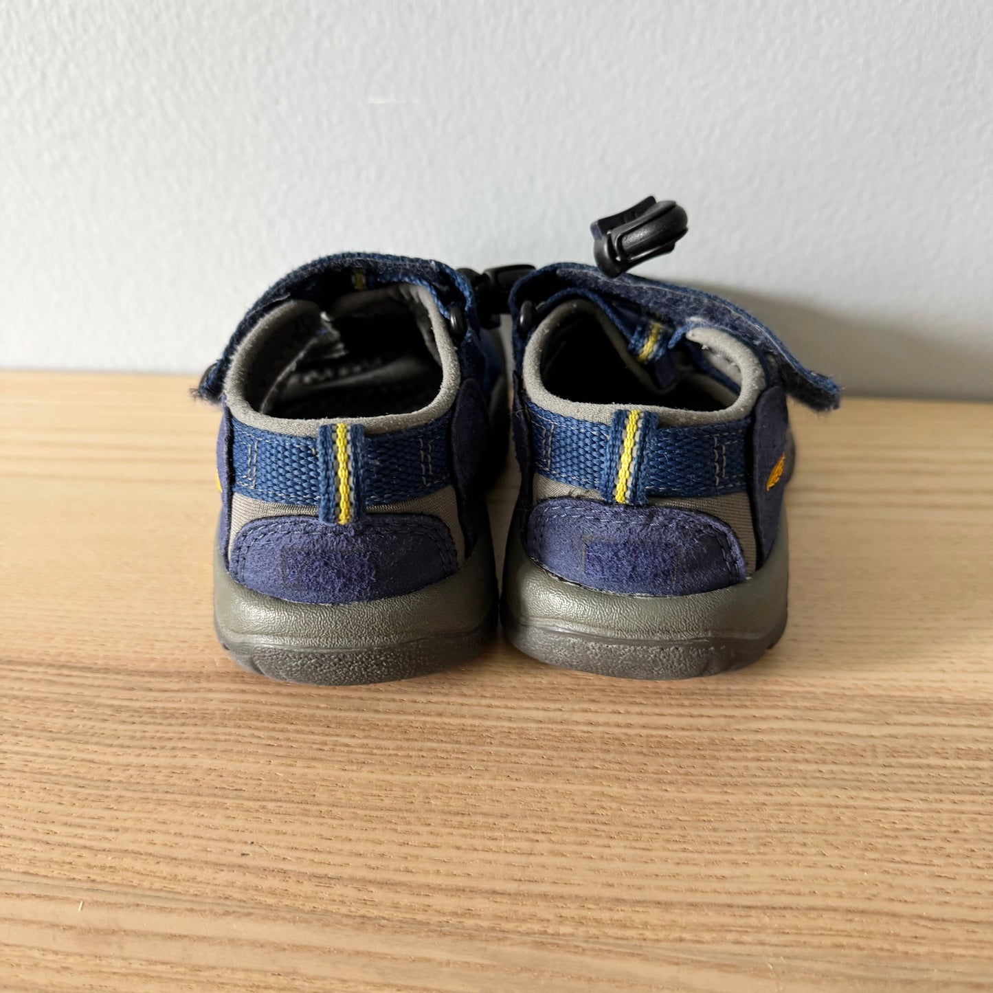 Keen / Sandals / US9
