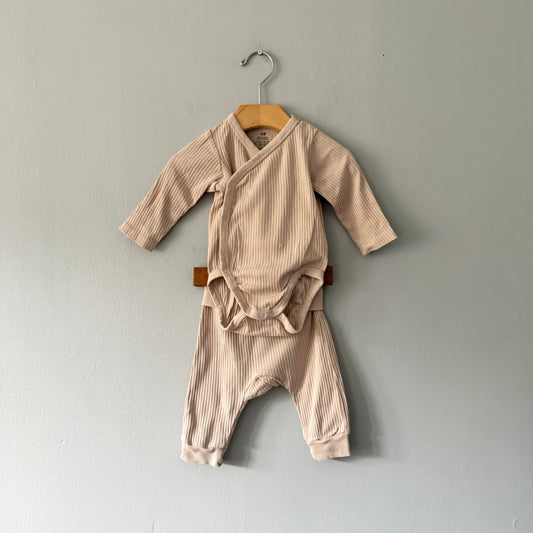 H&M / Ribbed onesie & pants set - Beige / 2-4M