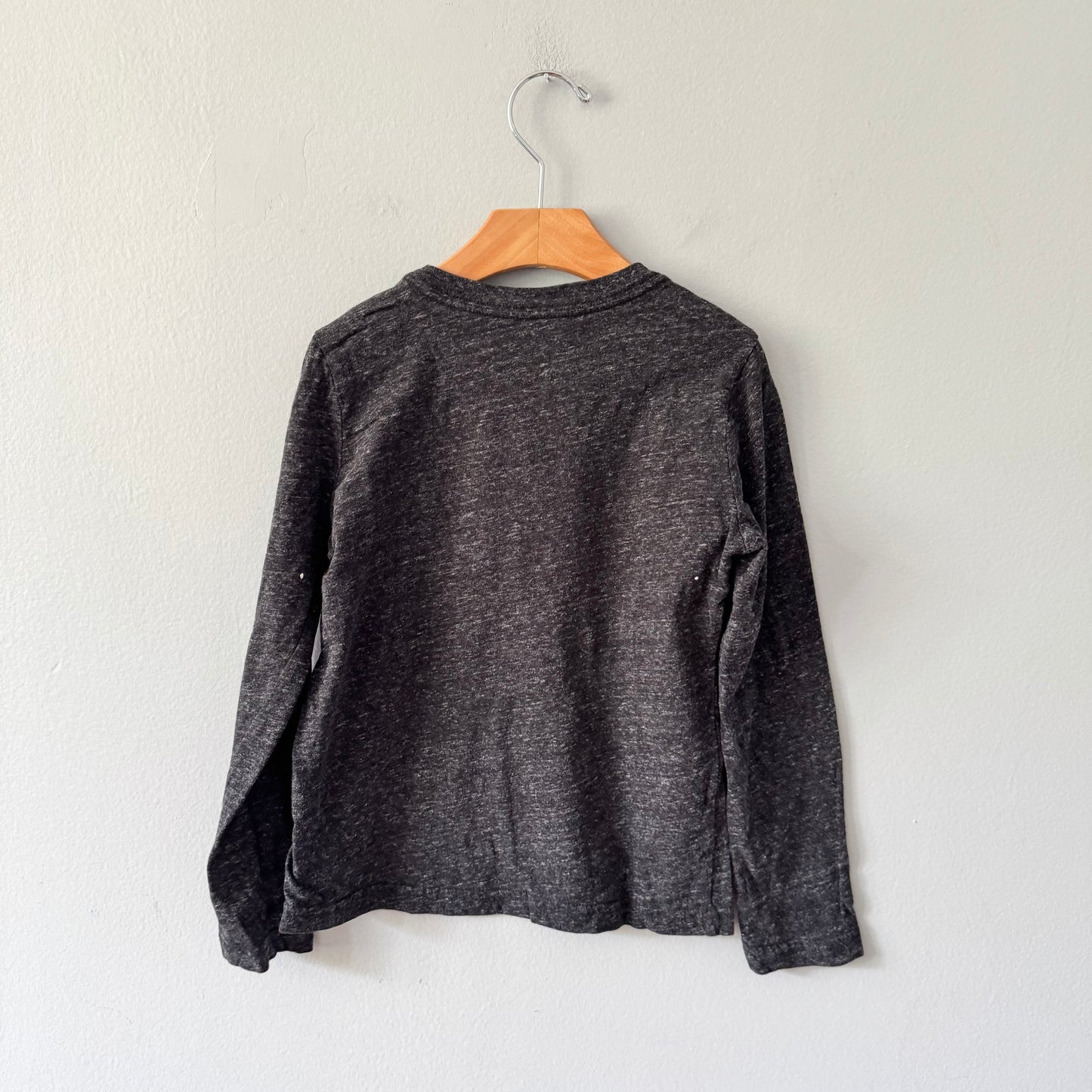 Roots / Dark grey long sleeve / 5-6Y
