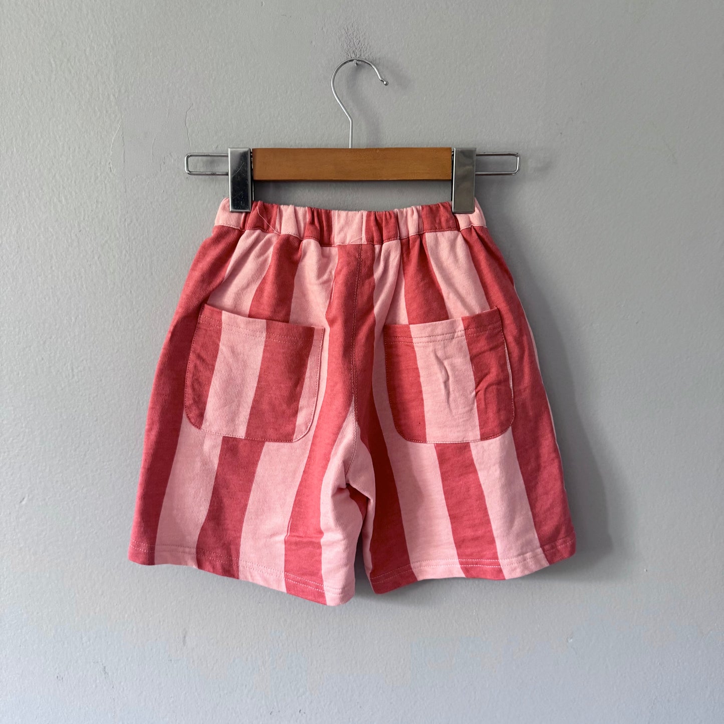 Mini Topia / Pink stripe crew shorts / 6Y