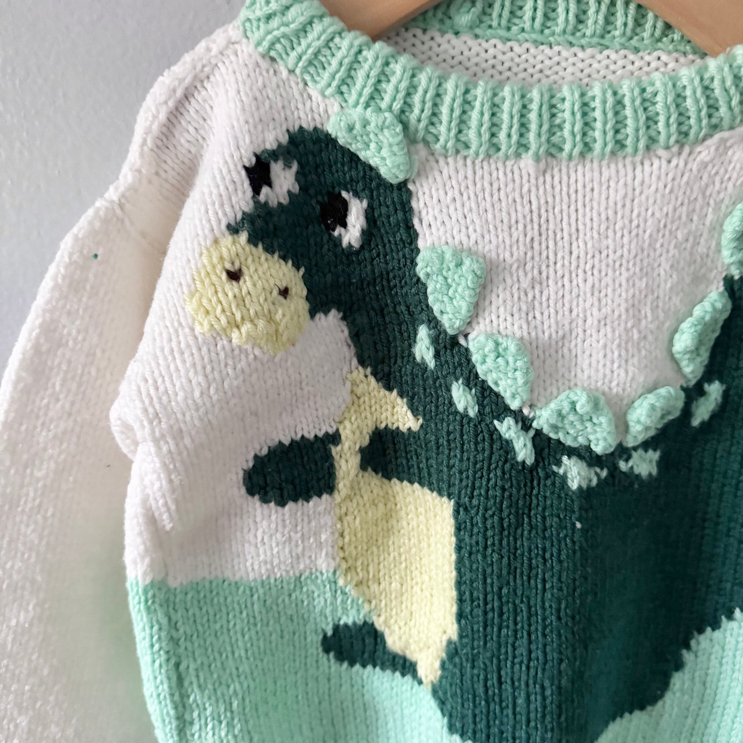 Handmade / White green dinosaur knit pullover / 5Y