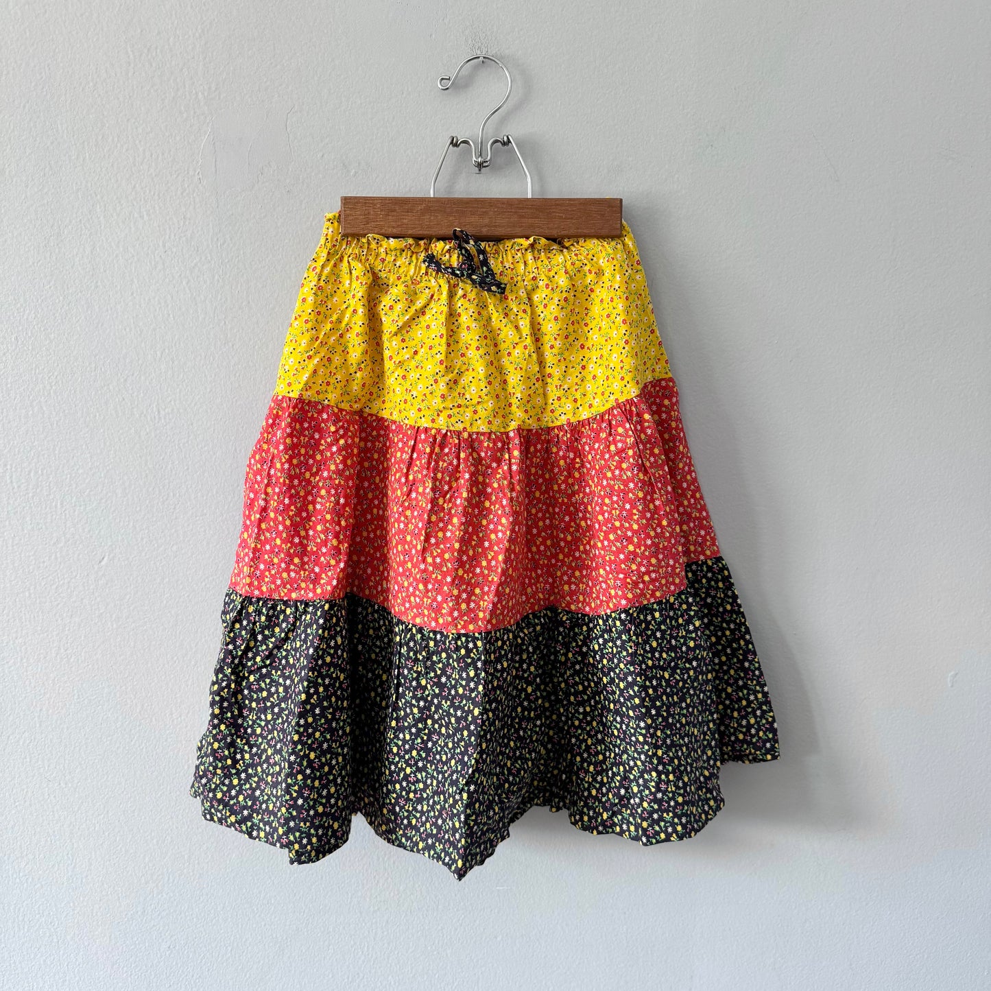 Vintage / Trio colour floral skirt / 8-10Y