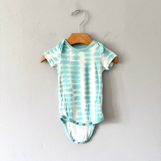 Kyte / White blue tie dye onesie / 3-6M
