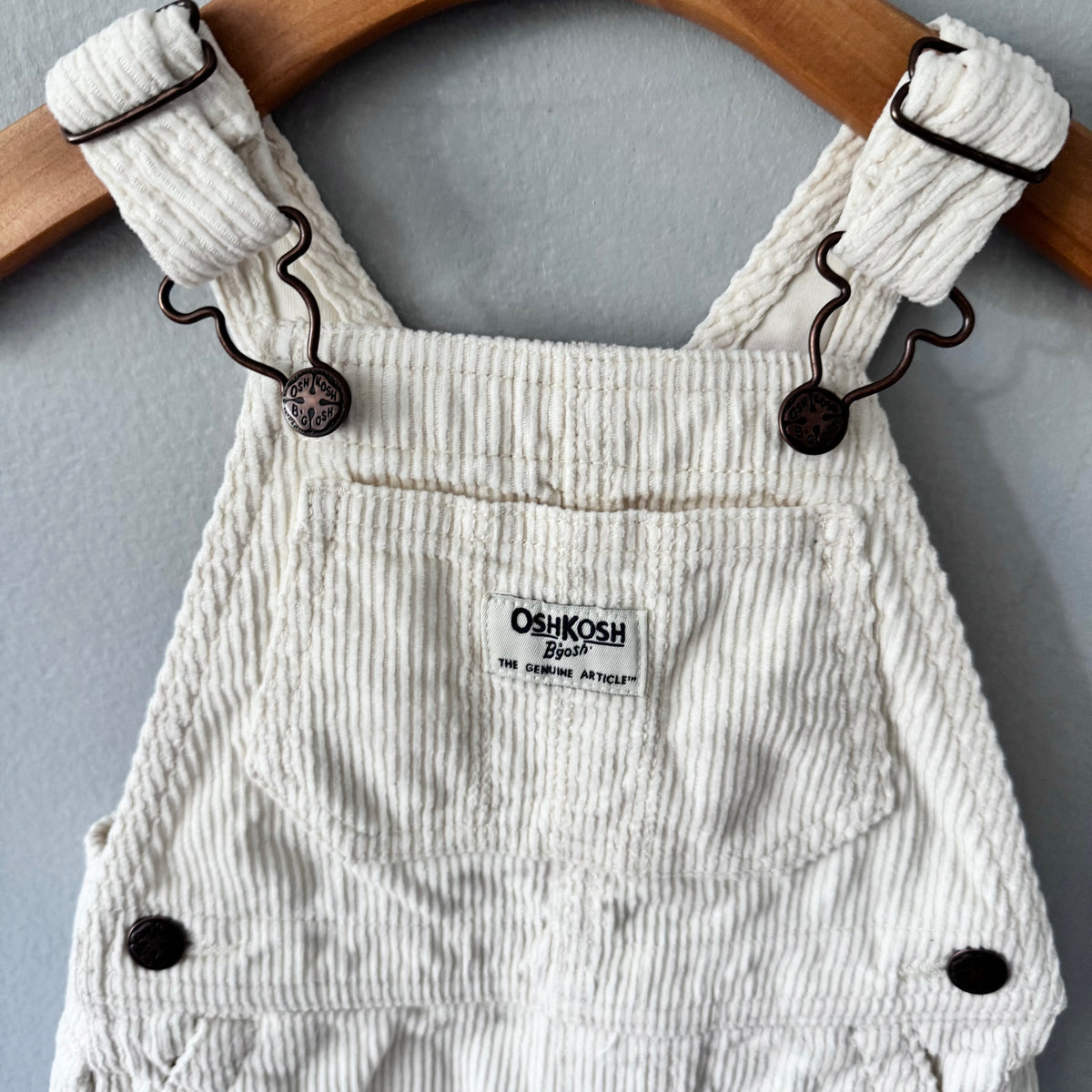 Oshkosh / White corduroy overalls / 18M